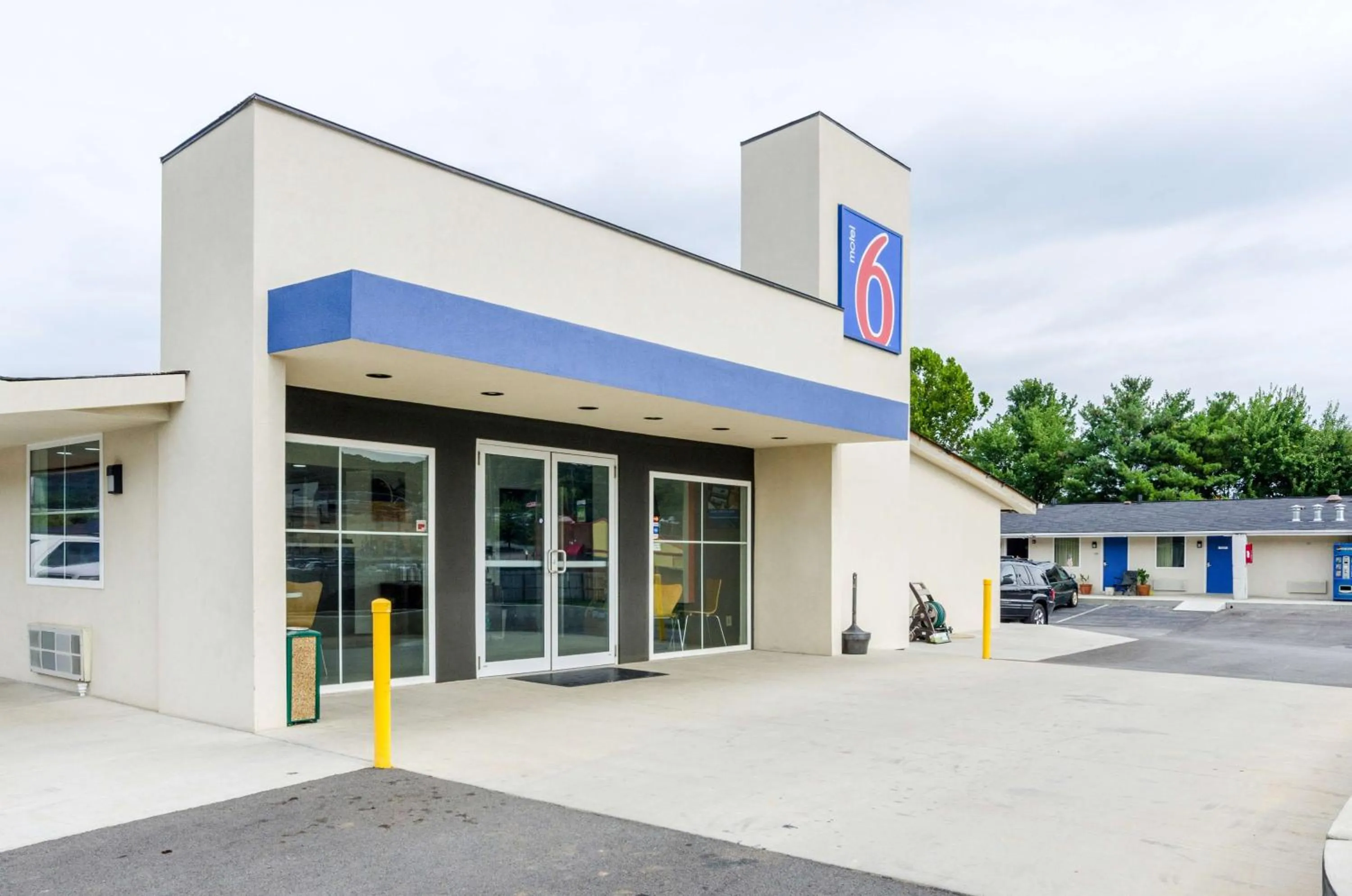 Property building in Motel 6-Troutville, VA