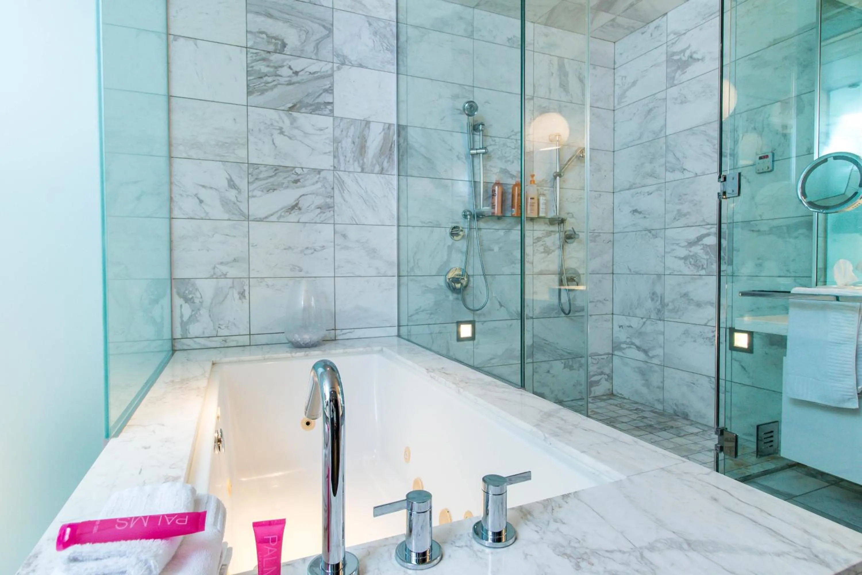 Romance Phenthouse at Palms Place