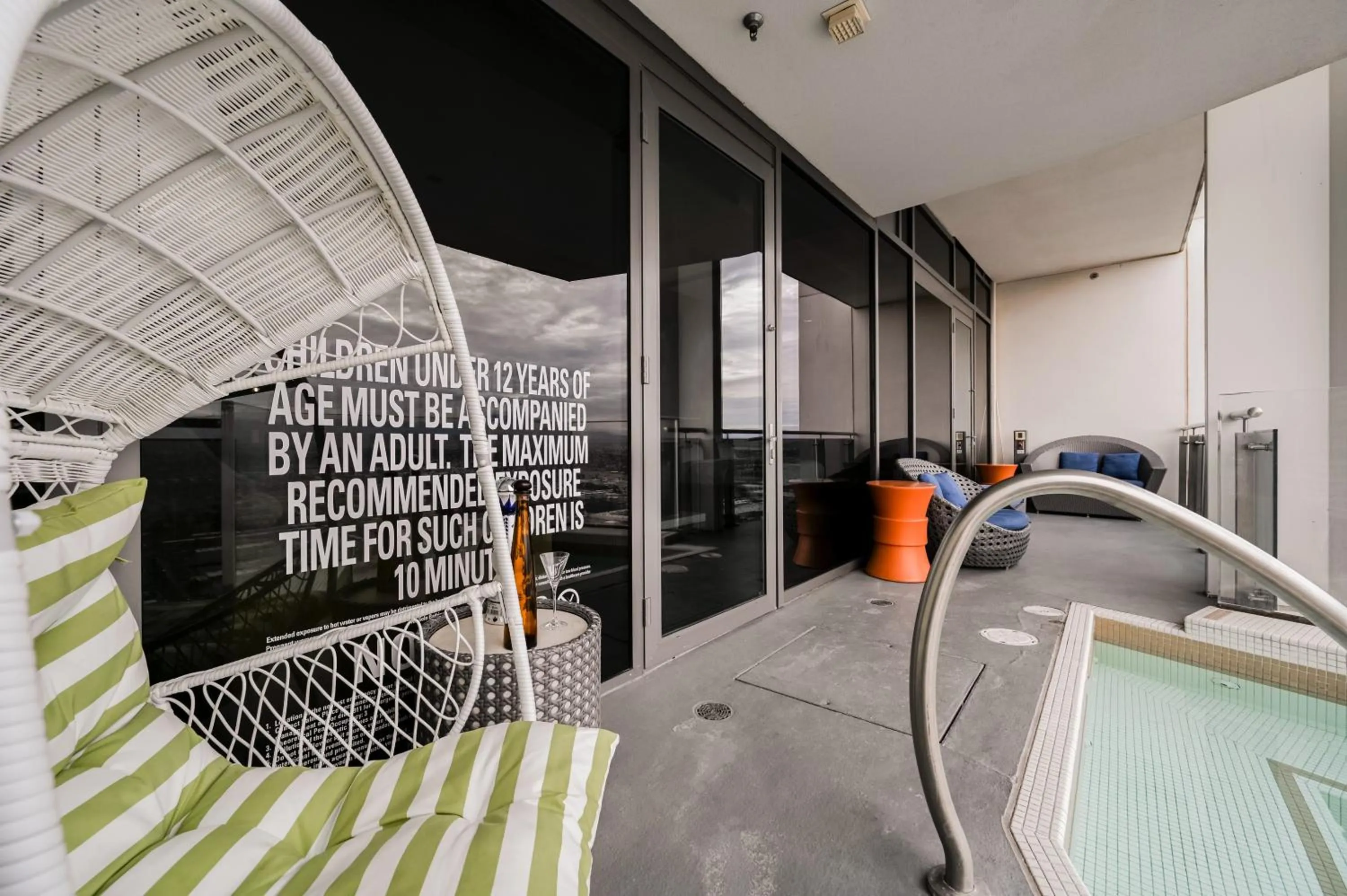 Romance Phenthouse at Palms Place