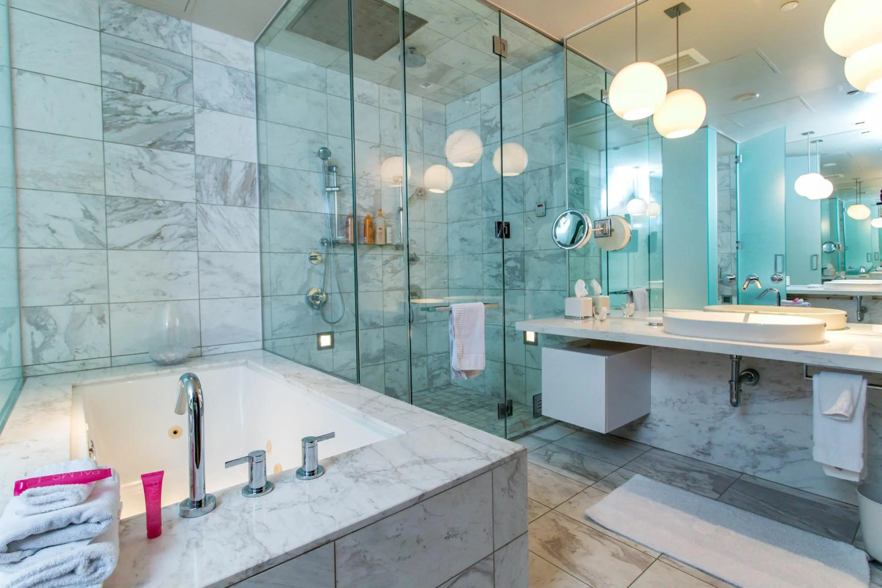 Romance Phenthouse at Palms Place