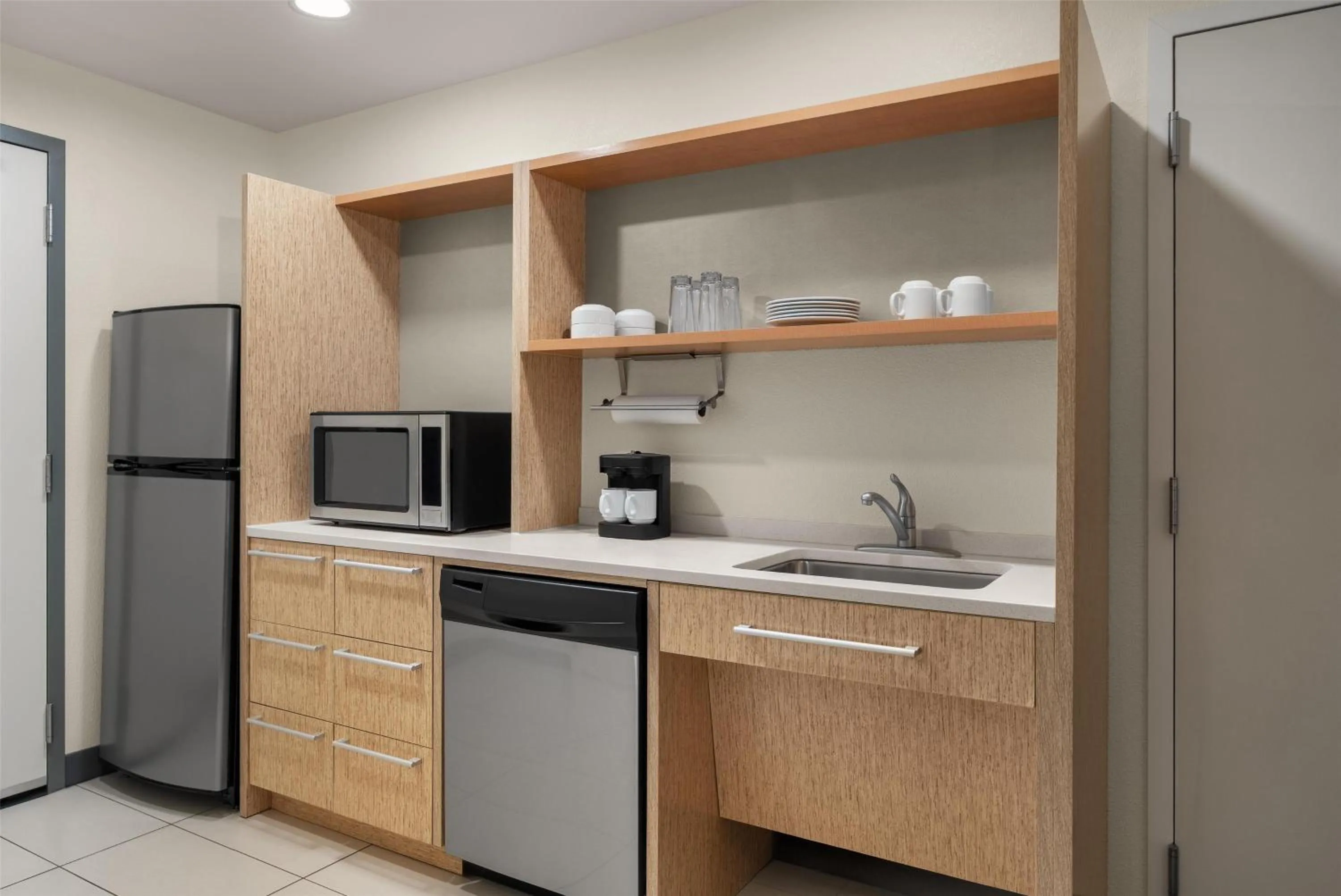 Kitchen or kitchenette in Home2 Suites by Hilton Lexington Park Patuxent River NAS, MD