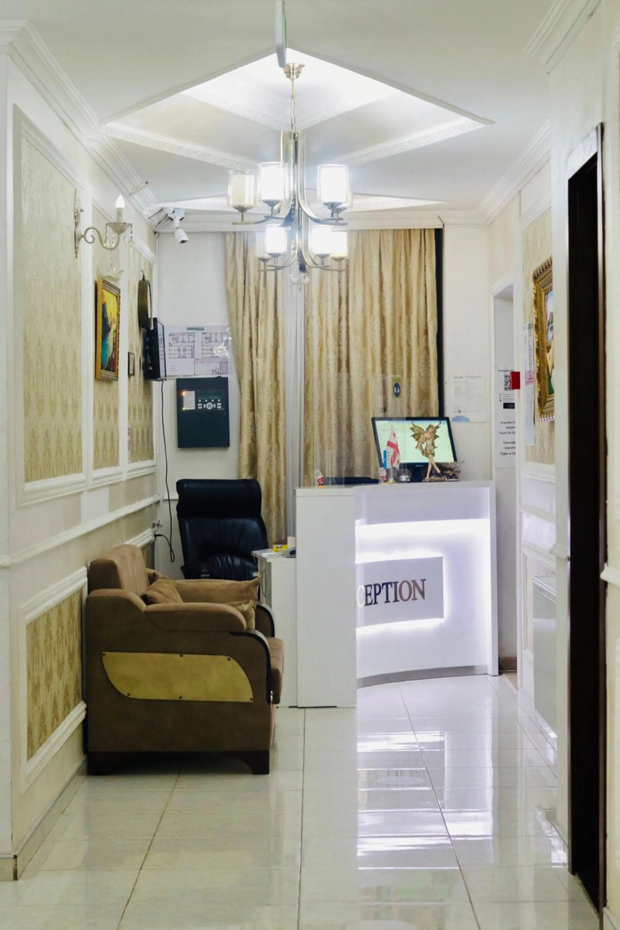 Day in Georgian Palace Hotel