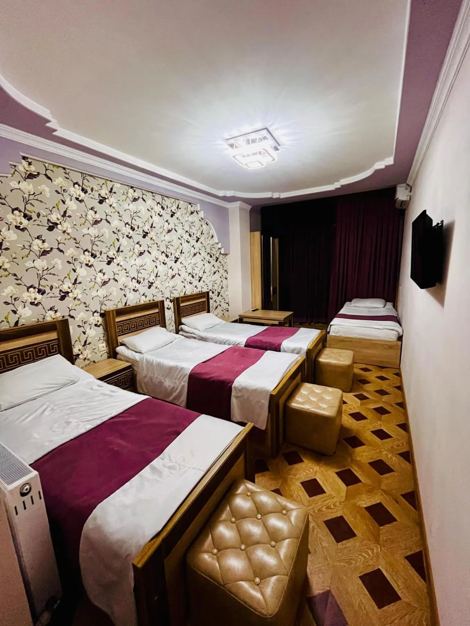 Toilet, Bed in Georgian Palace Hotel