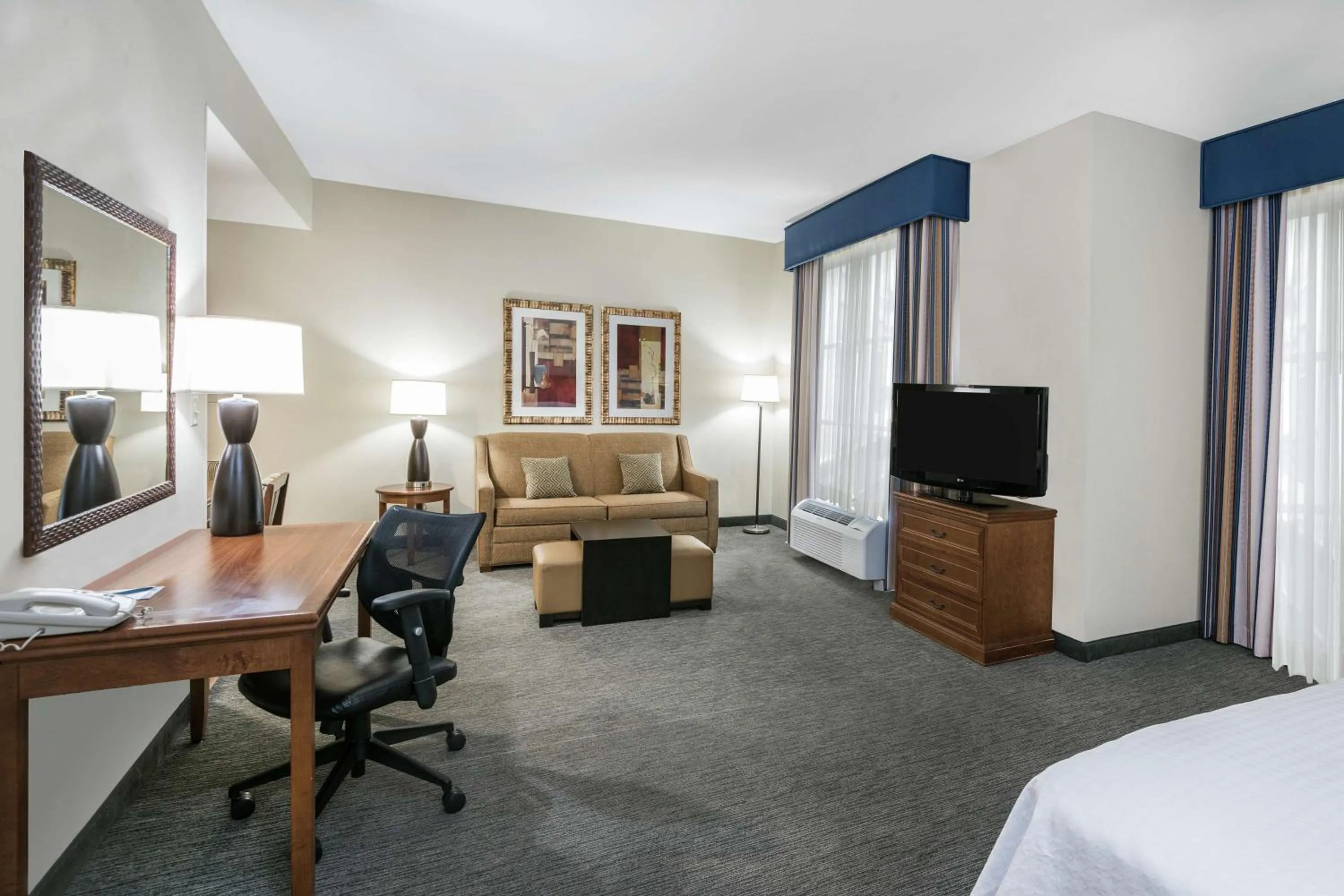 Bedroom, Bed in Homewood Suites Laredo at Mall Del Norte