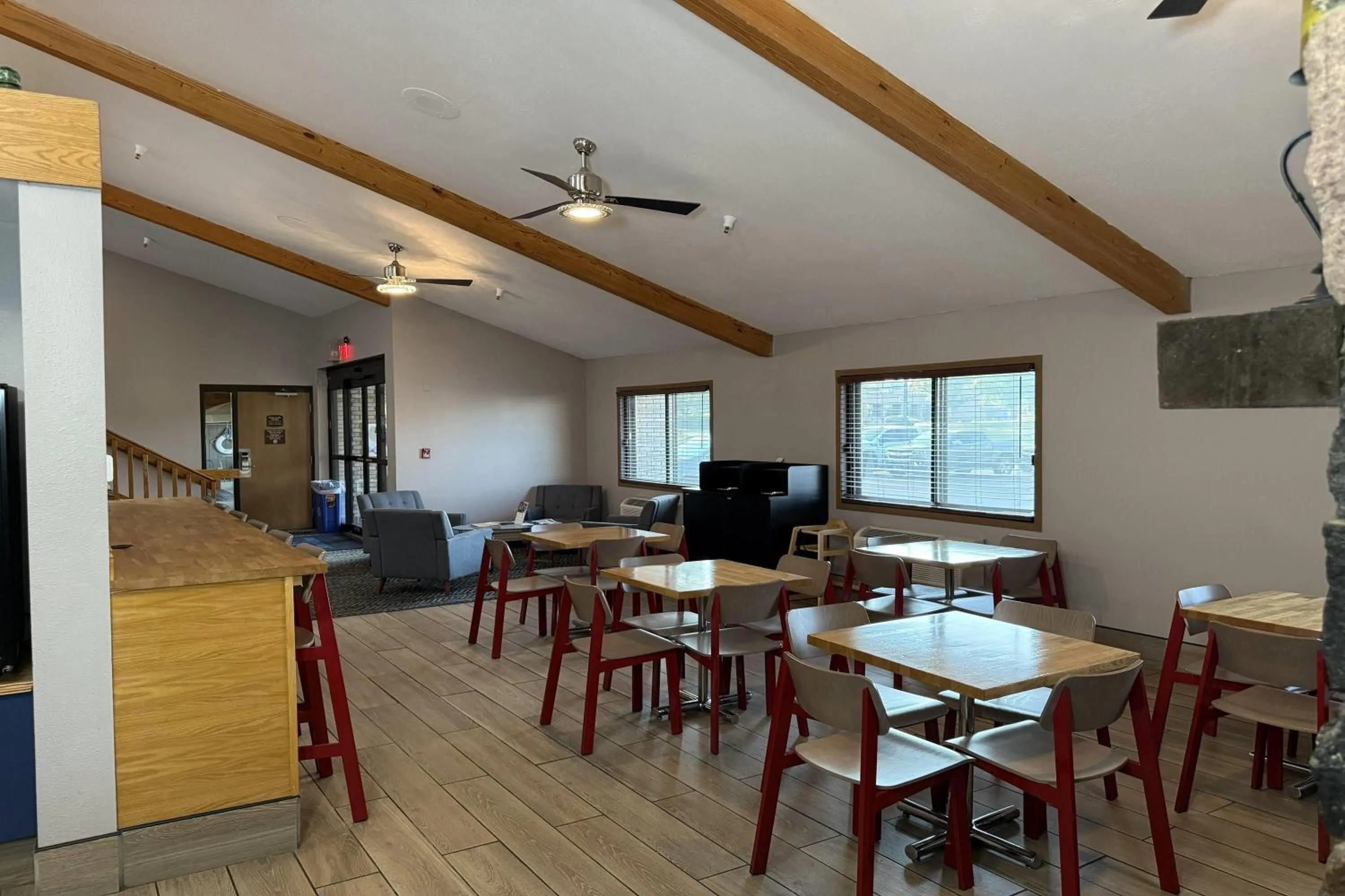 Breakfast in AmericInn by Wyndham Sioux Falls