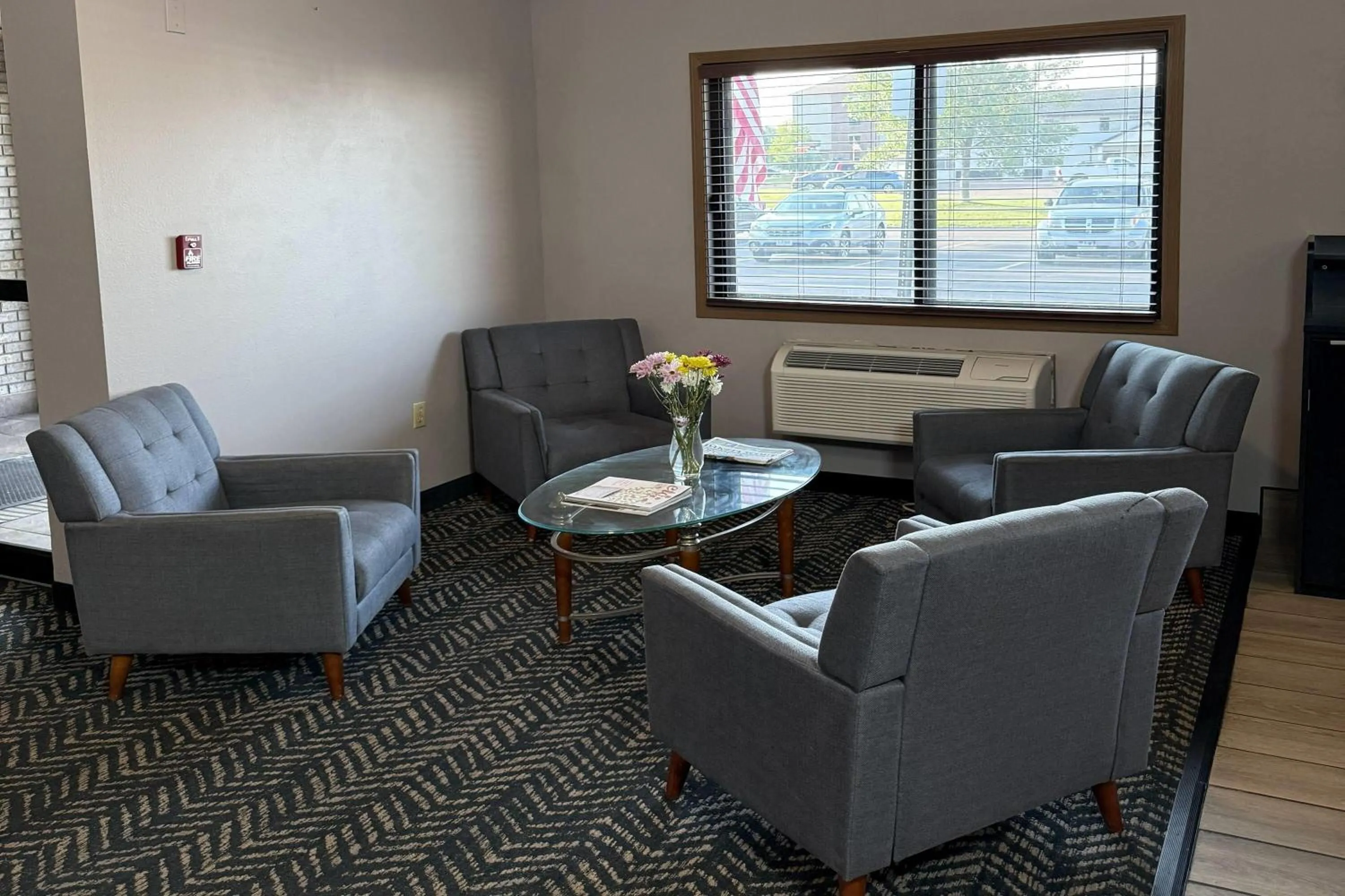 Lobby or reception in AmericInn by Wyndham Sioux Falls