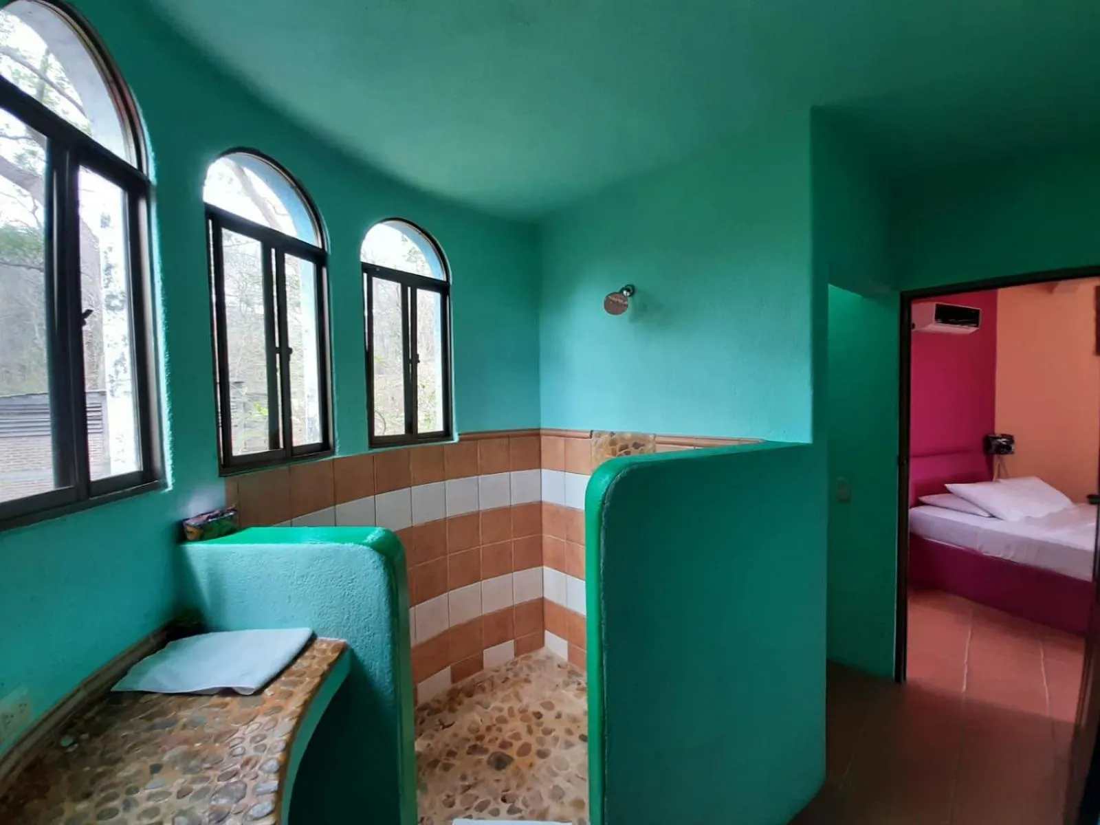 Bathroom, Bed in El Jardin