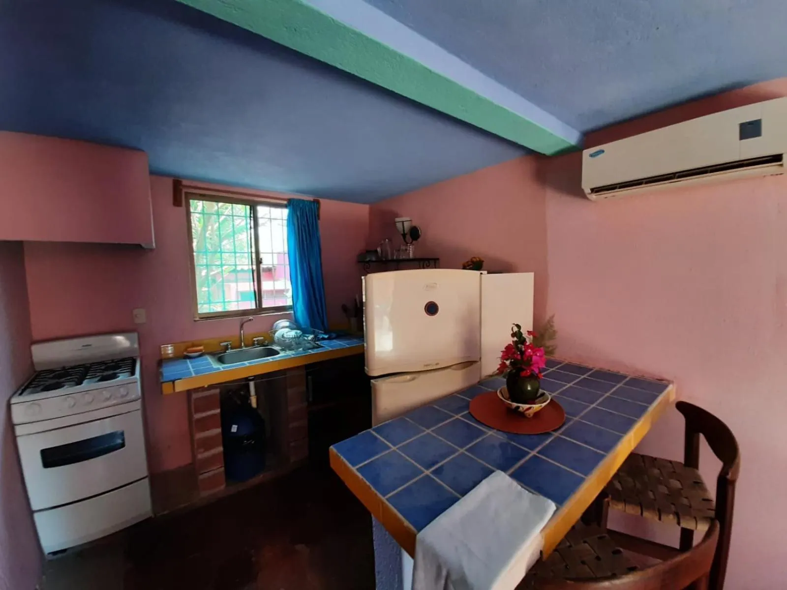 kitchen in El Jardin