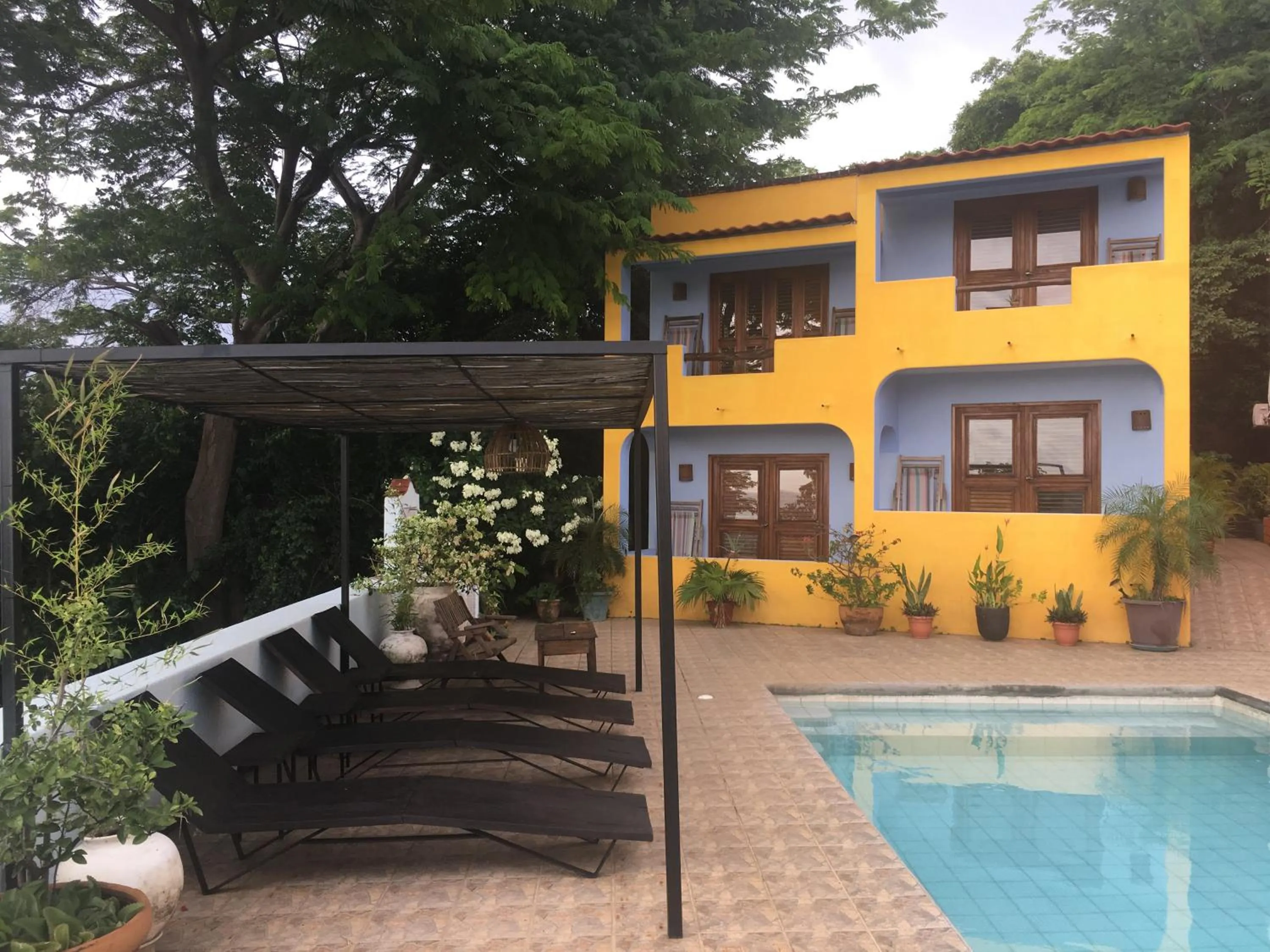 Property building in El Jardin