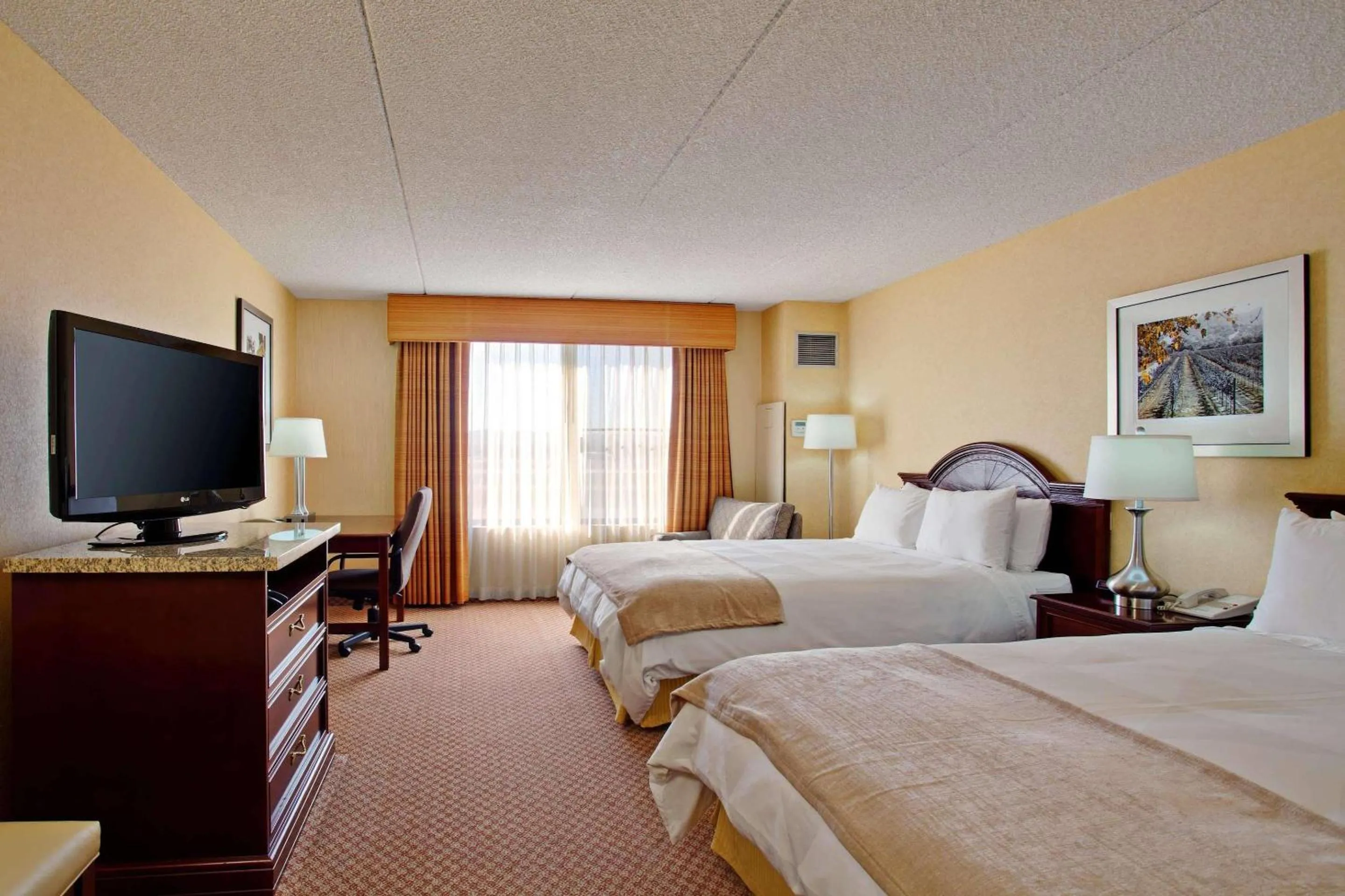 Bedroom, Bed in Radisson Hotel Santa Maria