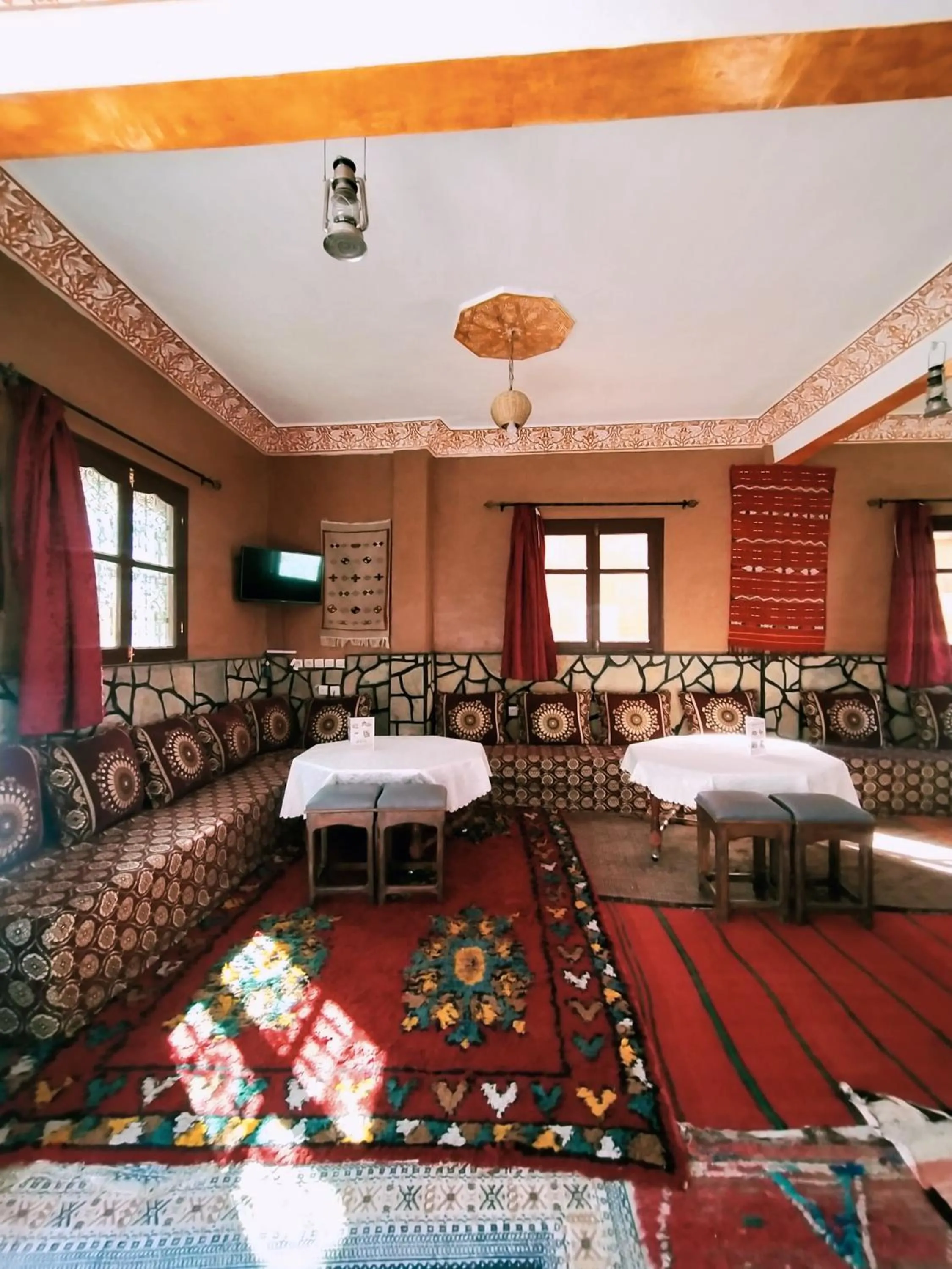 Restaurant/places to eat in auberge restaurant tizgui