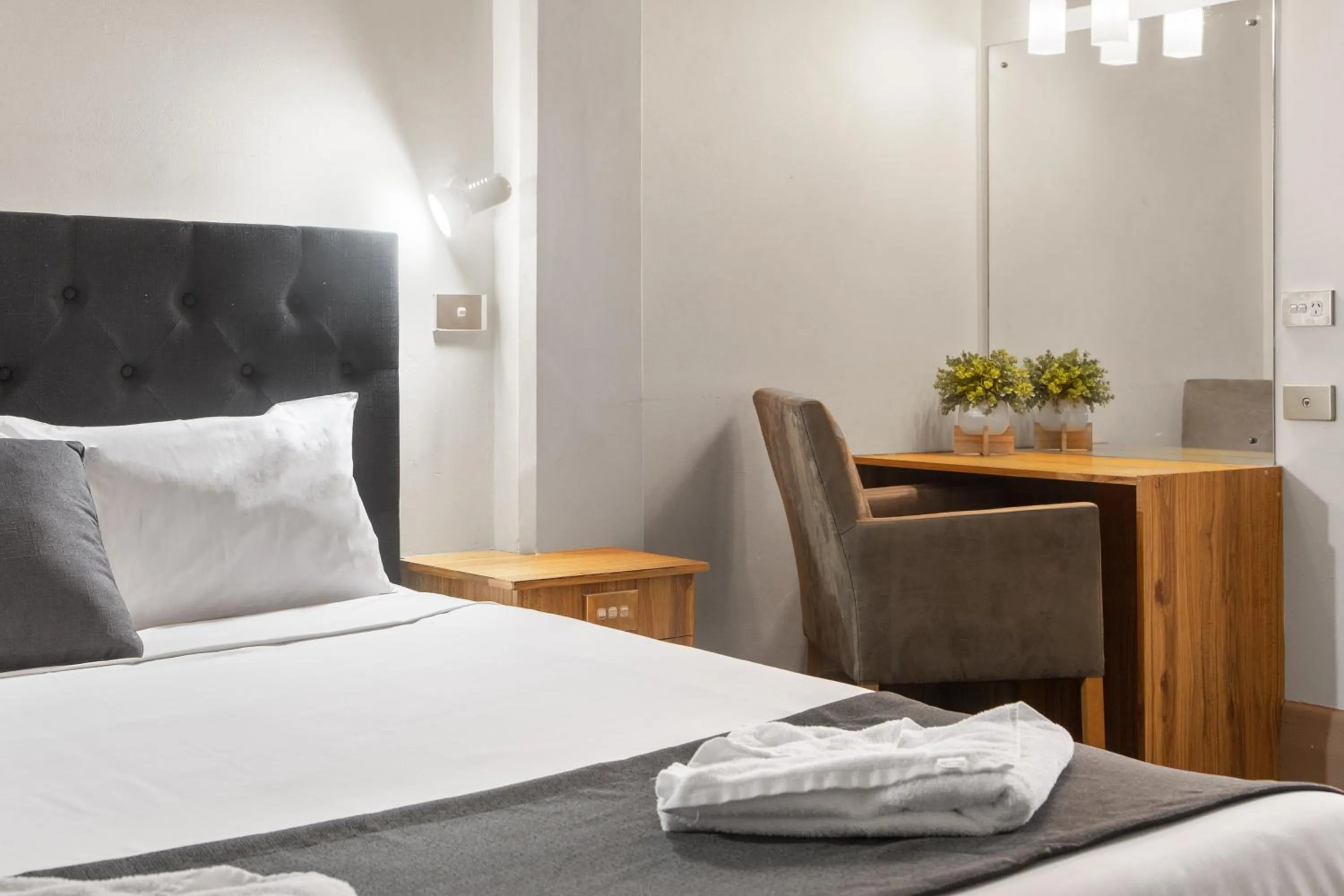 Bed in Adelaide Paringa