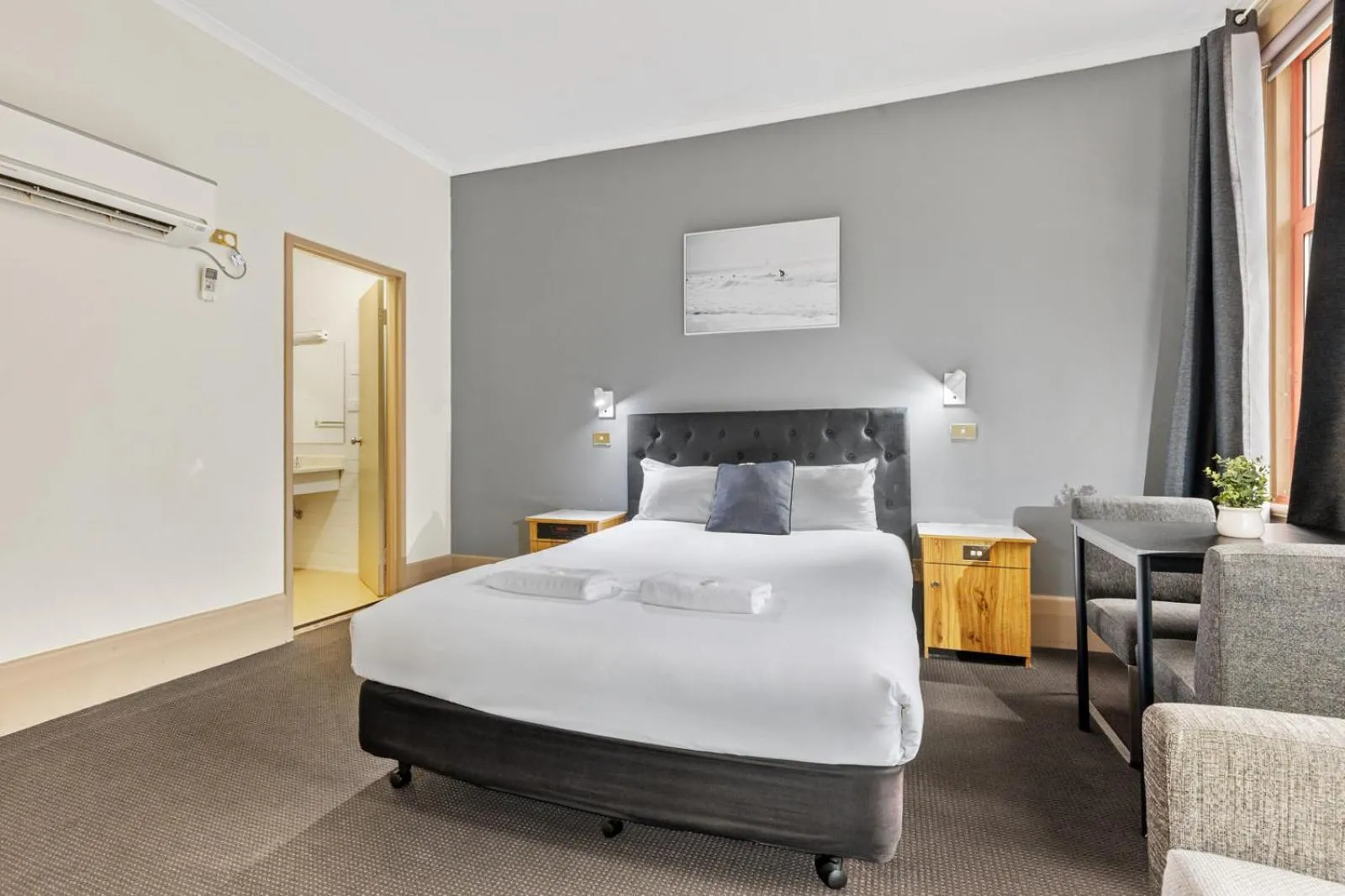 Bedroom, Bed in Adelaide Paringa