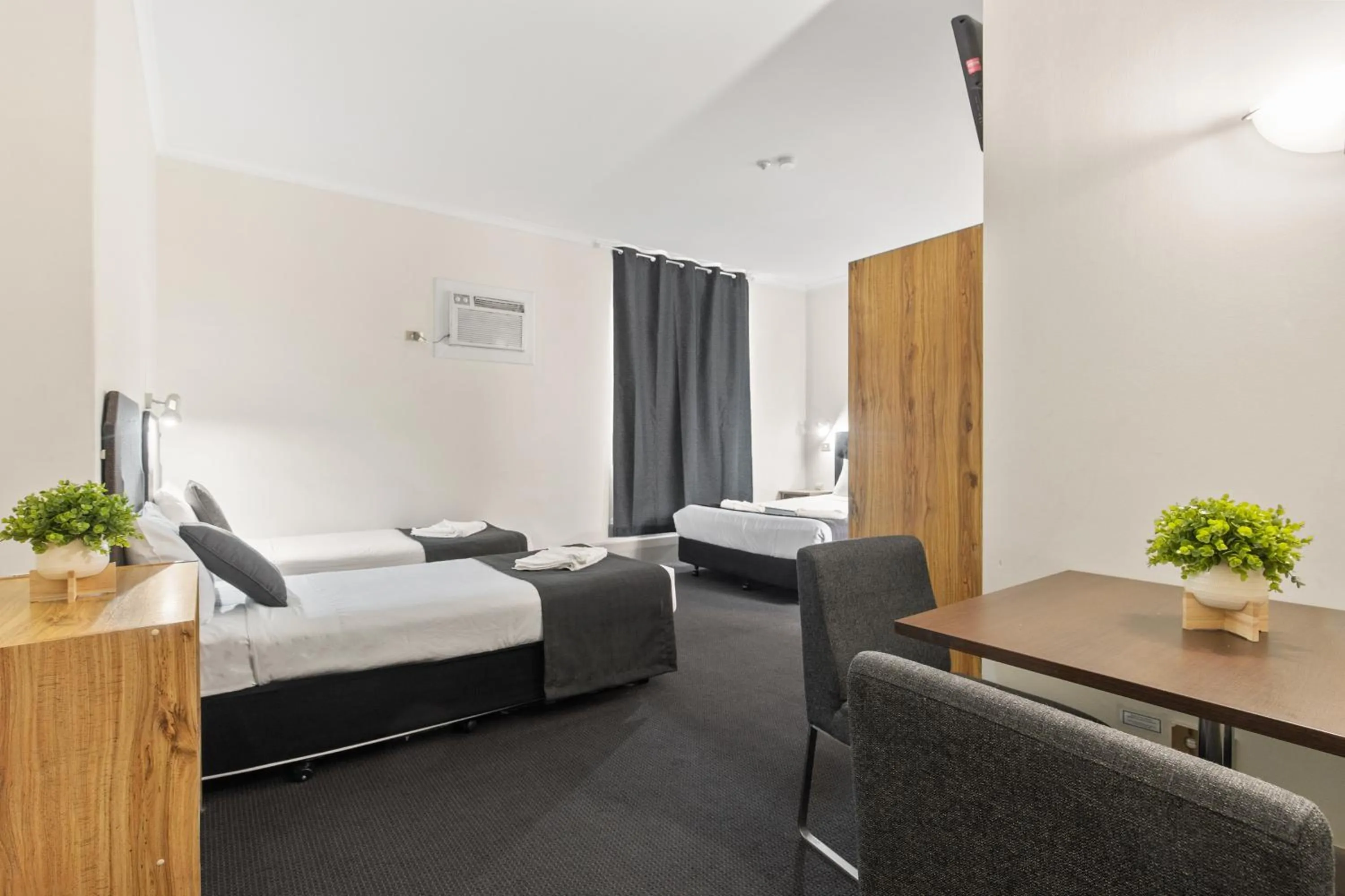 Bed in Adelaide Paringa