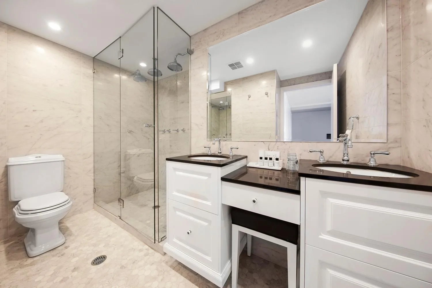 Bathroom in Canberra Rex Hotel