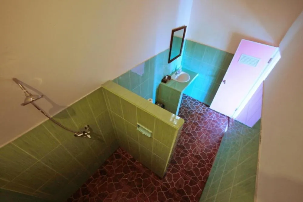 Bathroom in Warung Ary & Home Stay