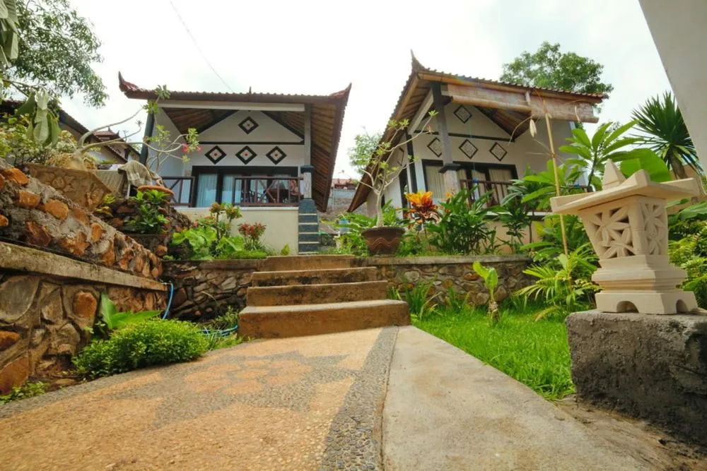 Area and facilities in Warung Ary & Home Stay