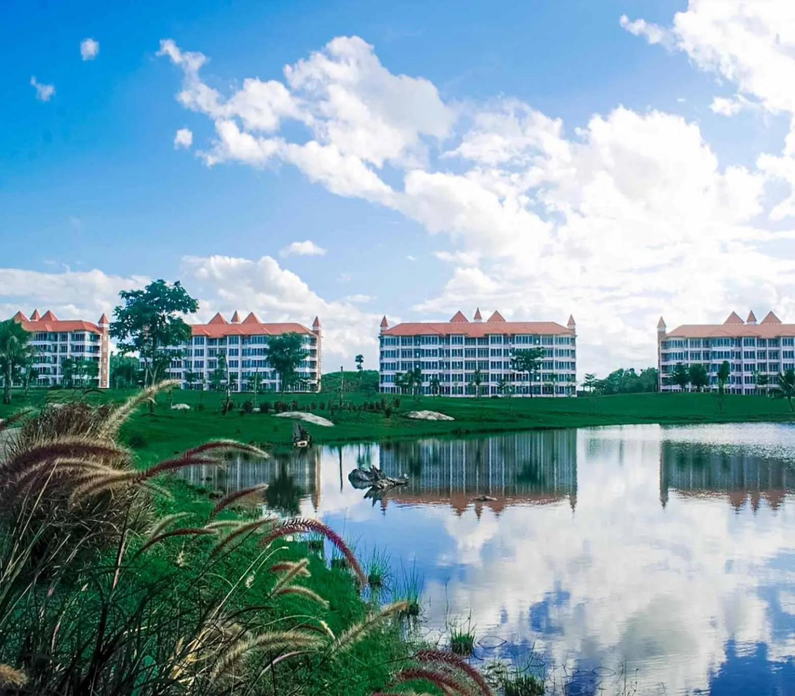 Happy City Golf & Resort