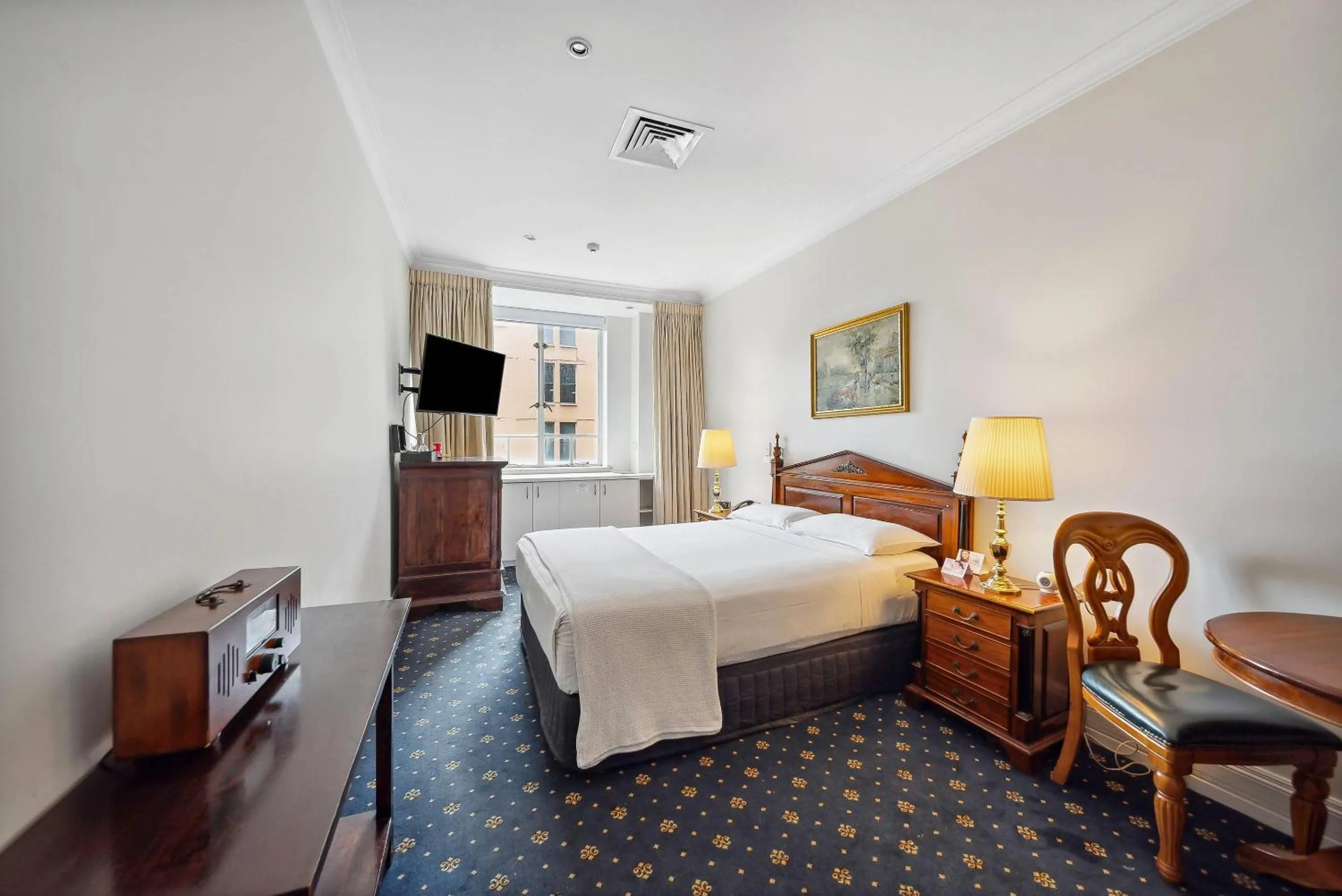 Bedroom, Bed in Castlereagh Boutique Hotel, an Ascend Collection Hotel