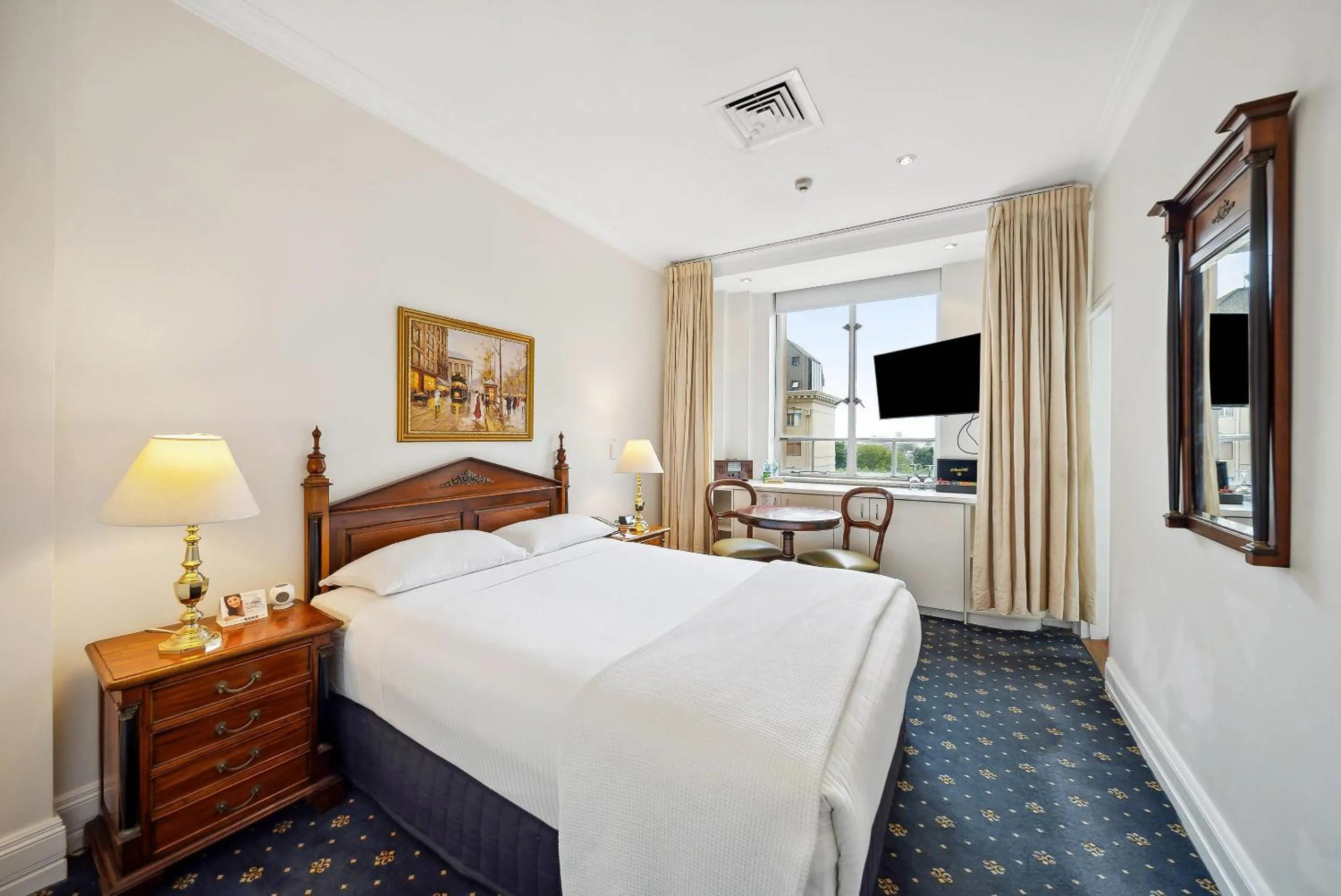 Bedroom, Bed in Castlereagh Boutique Hotel, an Ascend Collection Hotel