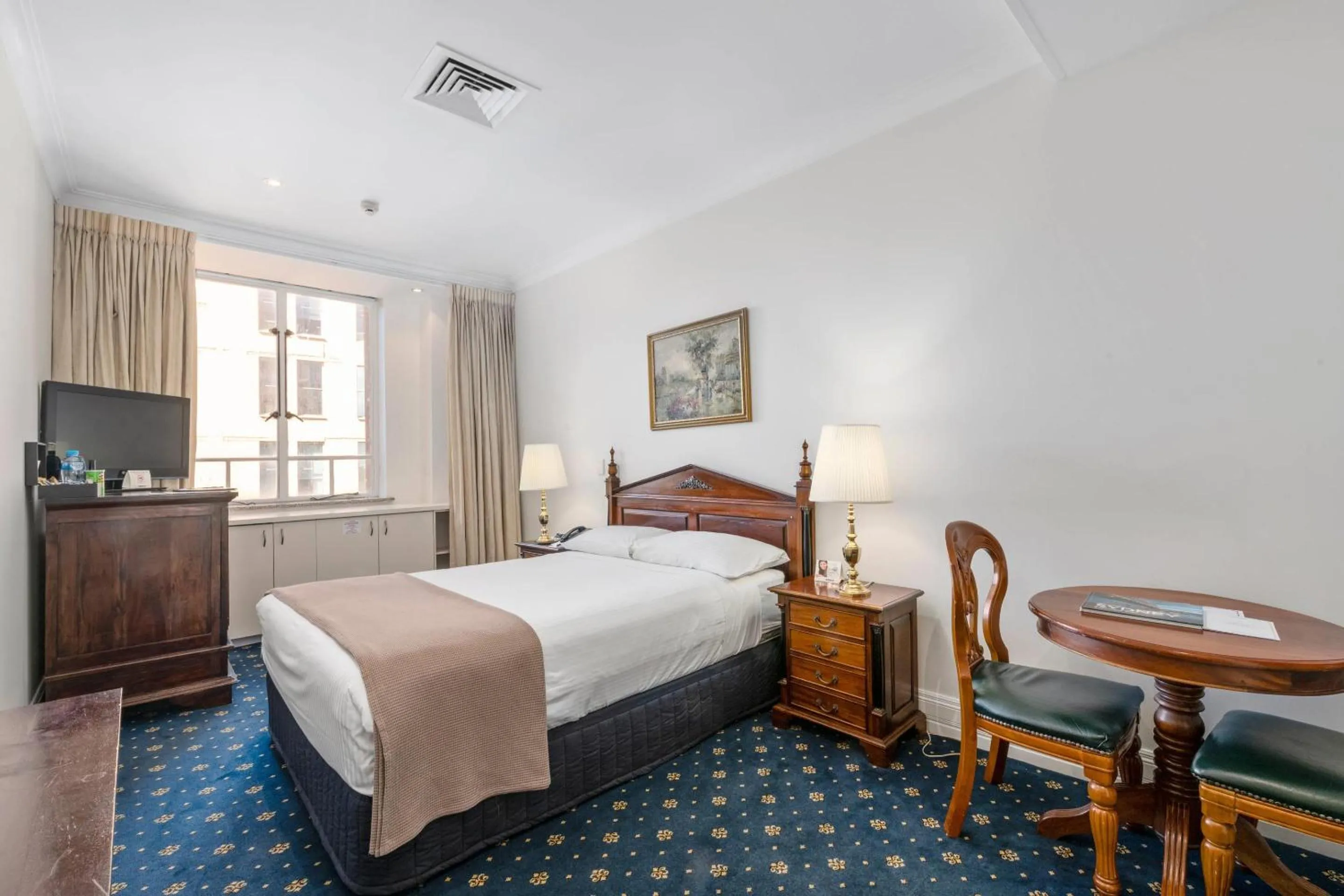 Bedroom, Bed in Castlereagh Boutique Hotel, an Ascend Collection Hotel