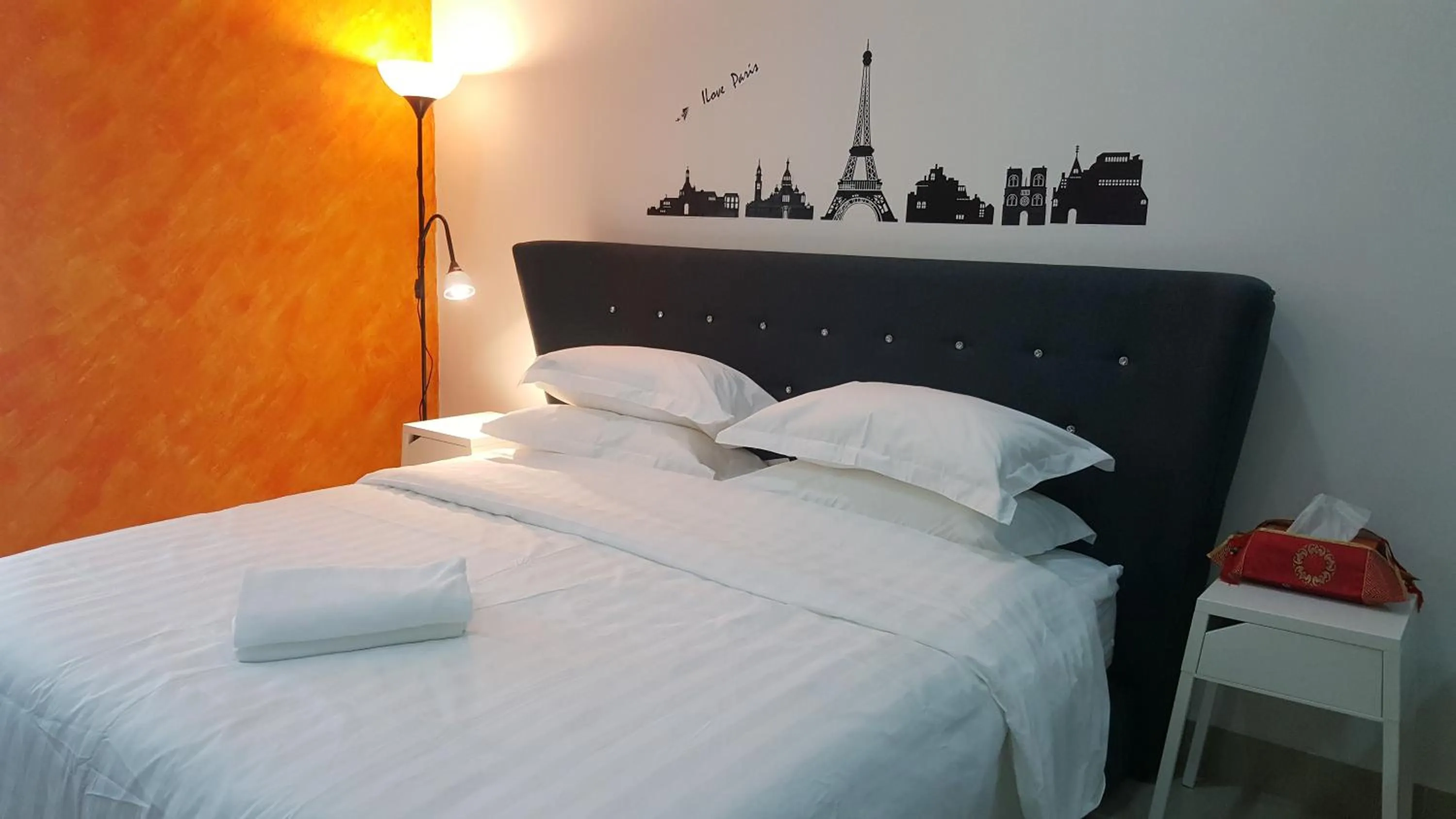 Bed in Residence @ Shaftsbury Cyberjaya