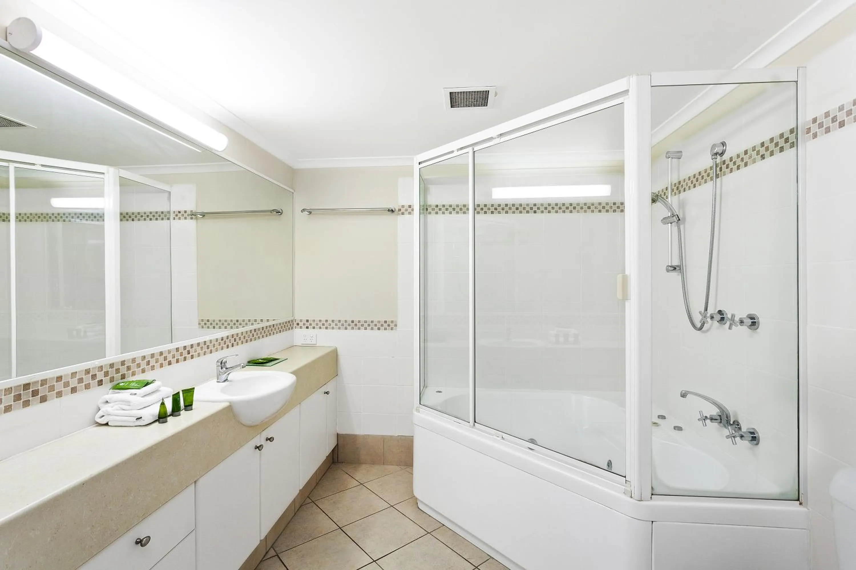 Bathroom in Noosa Tropicana