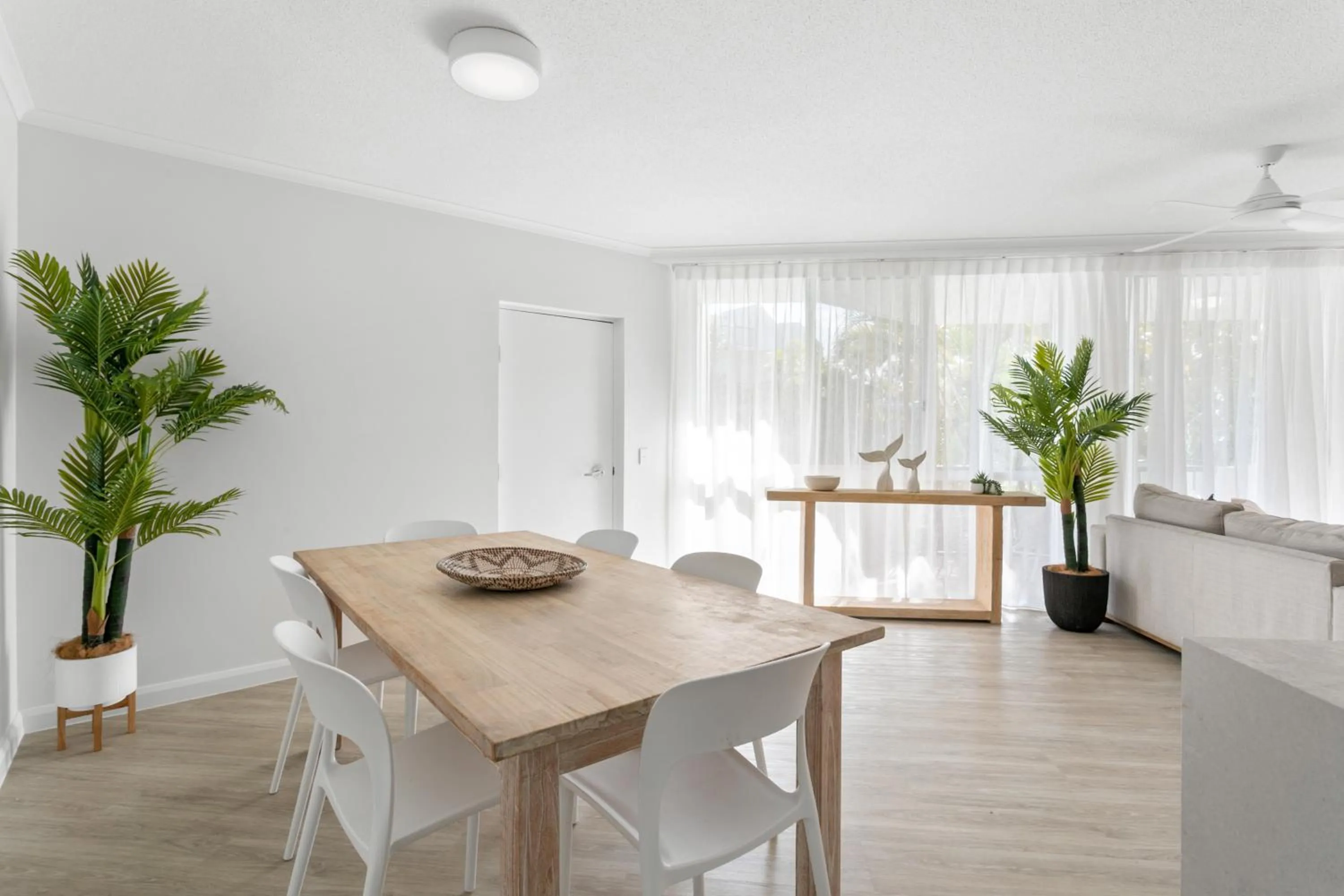 Dining area in Noosa Tropicana
