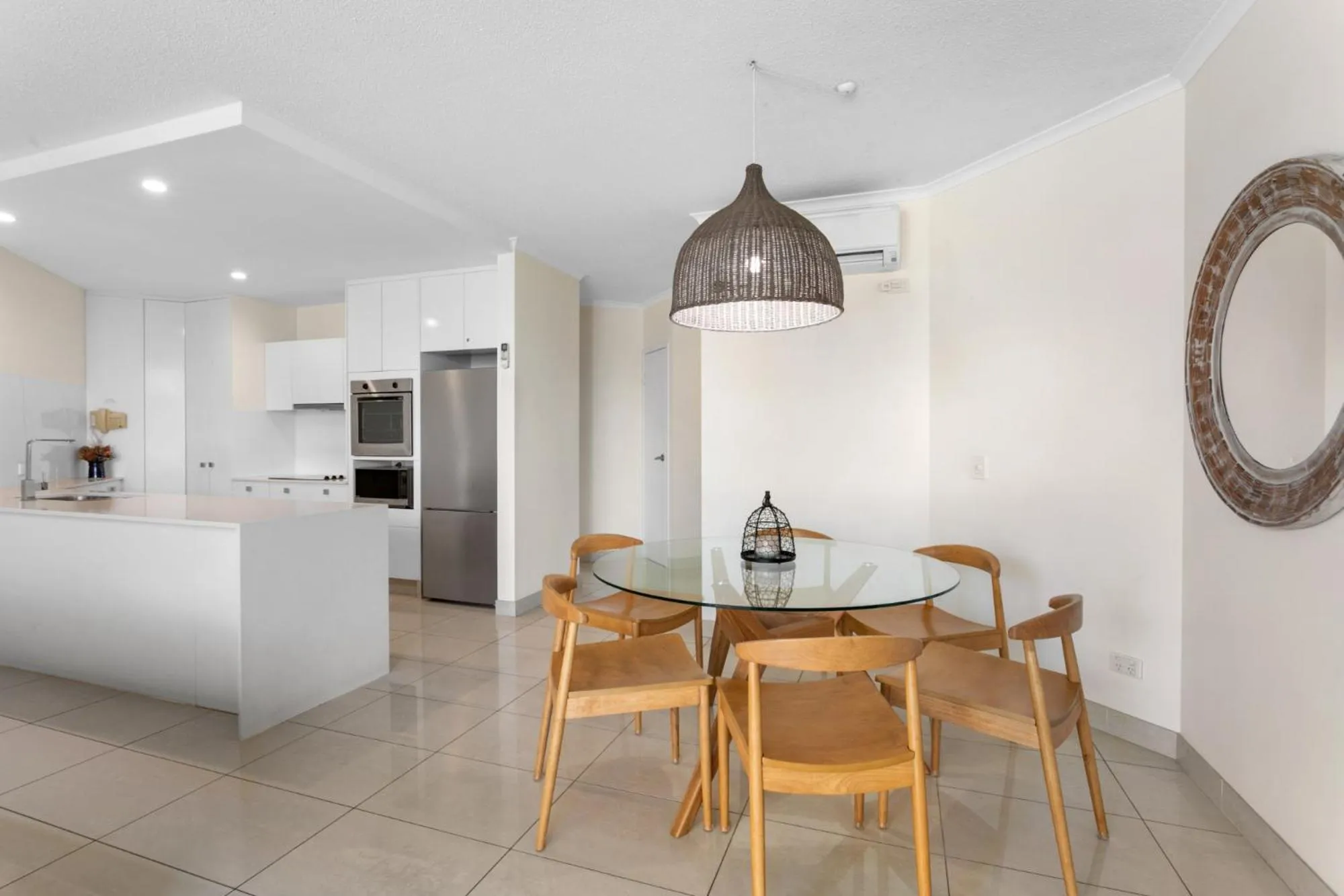 Kitchen or kitchenette in Noosa Tropicana