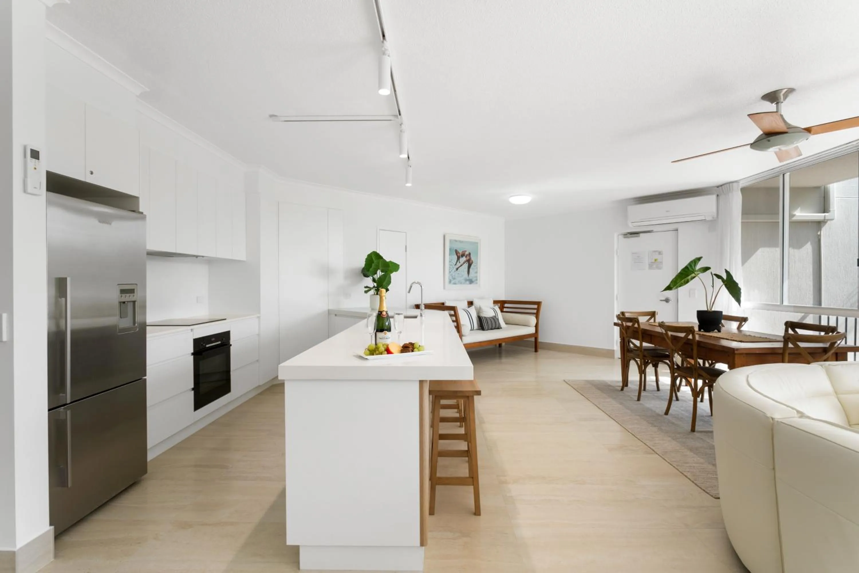 Kitchen or kitchenette in Noosa Tropicana