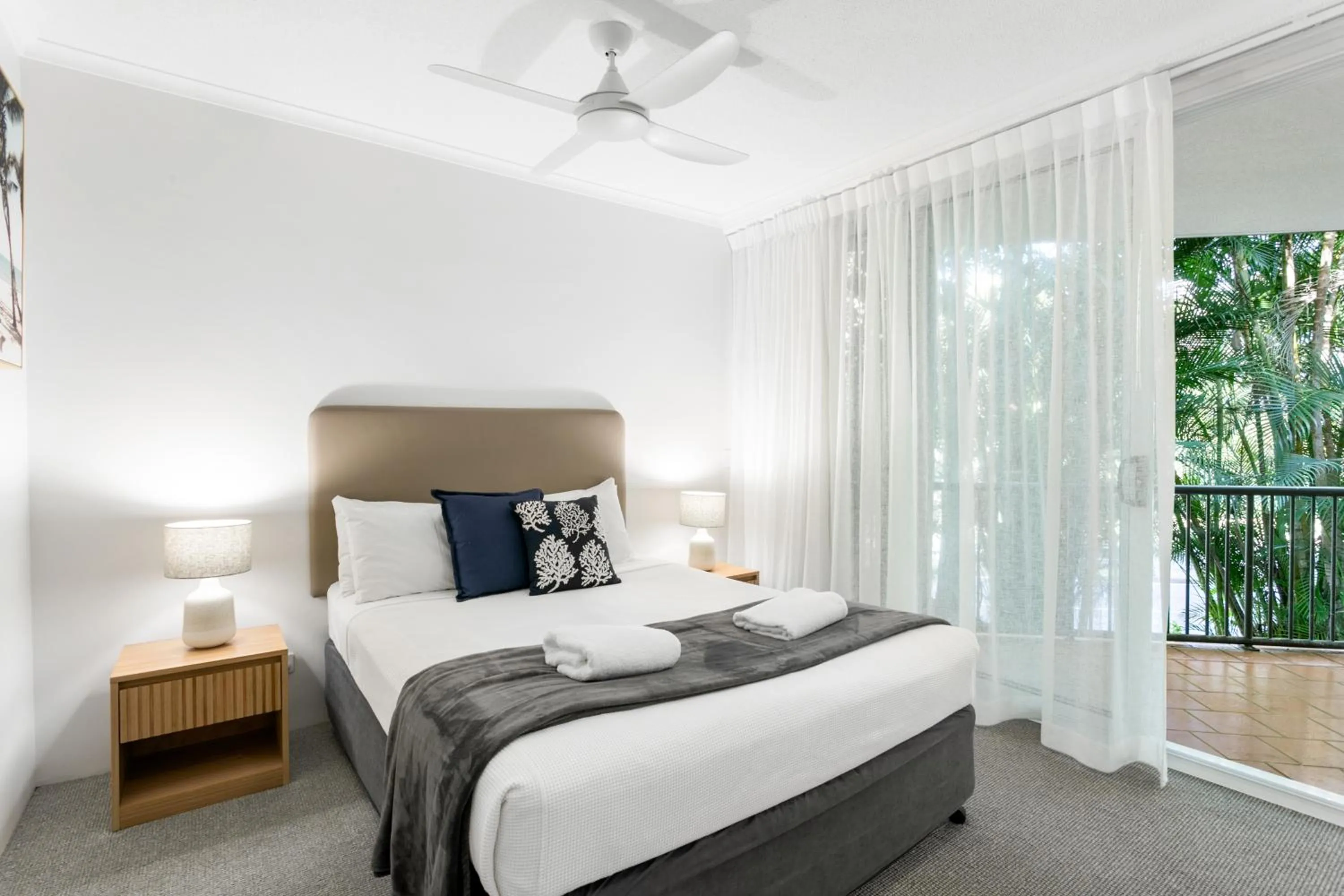 Bedroom, Bed in Noosa Tropicana