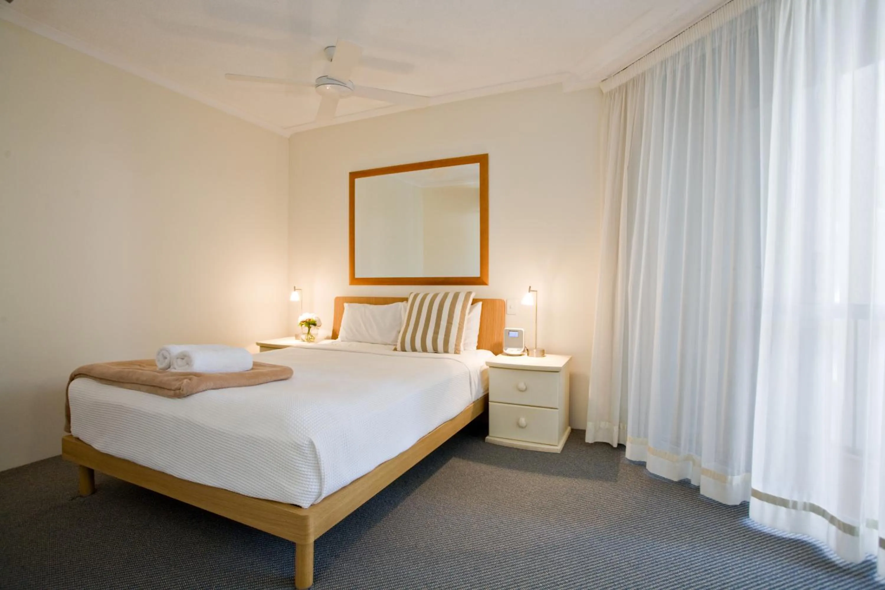 Bedroom, Bed in Noosa Tropicana