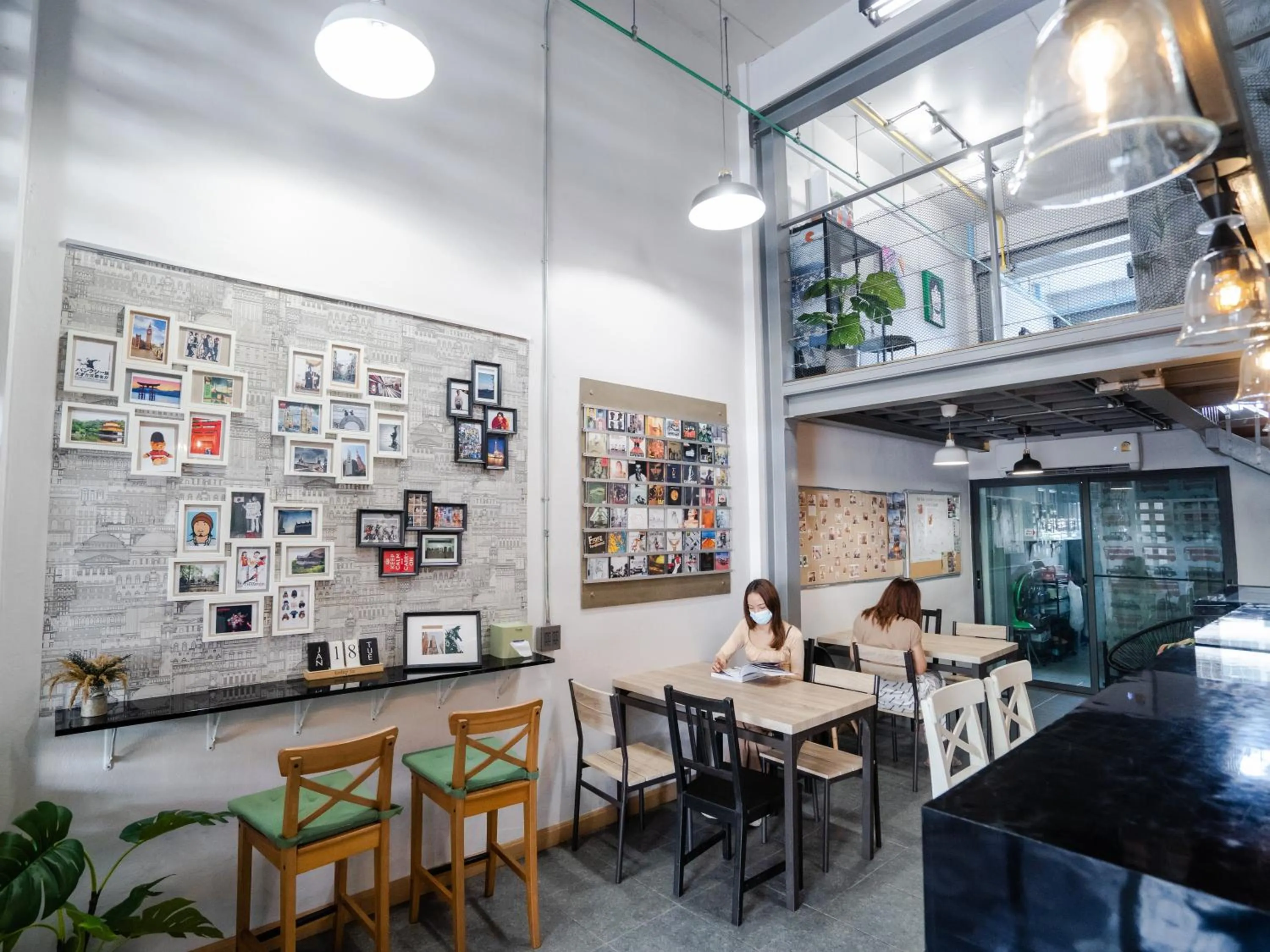 Hybrit hostel&cafe