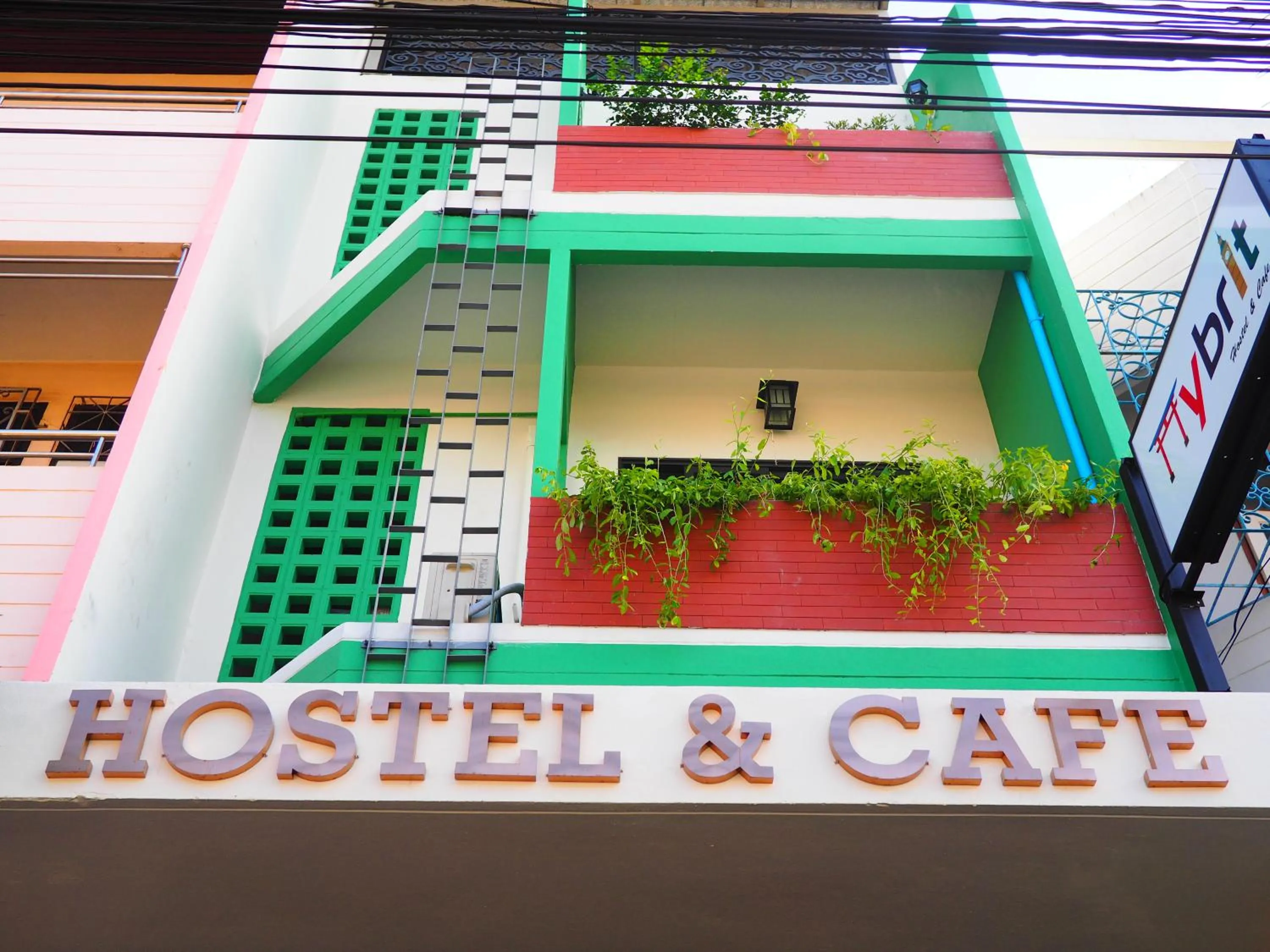 Hybrit hostel&cafe