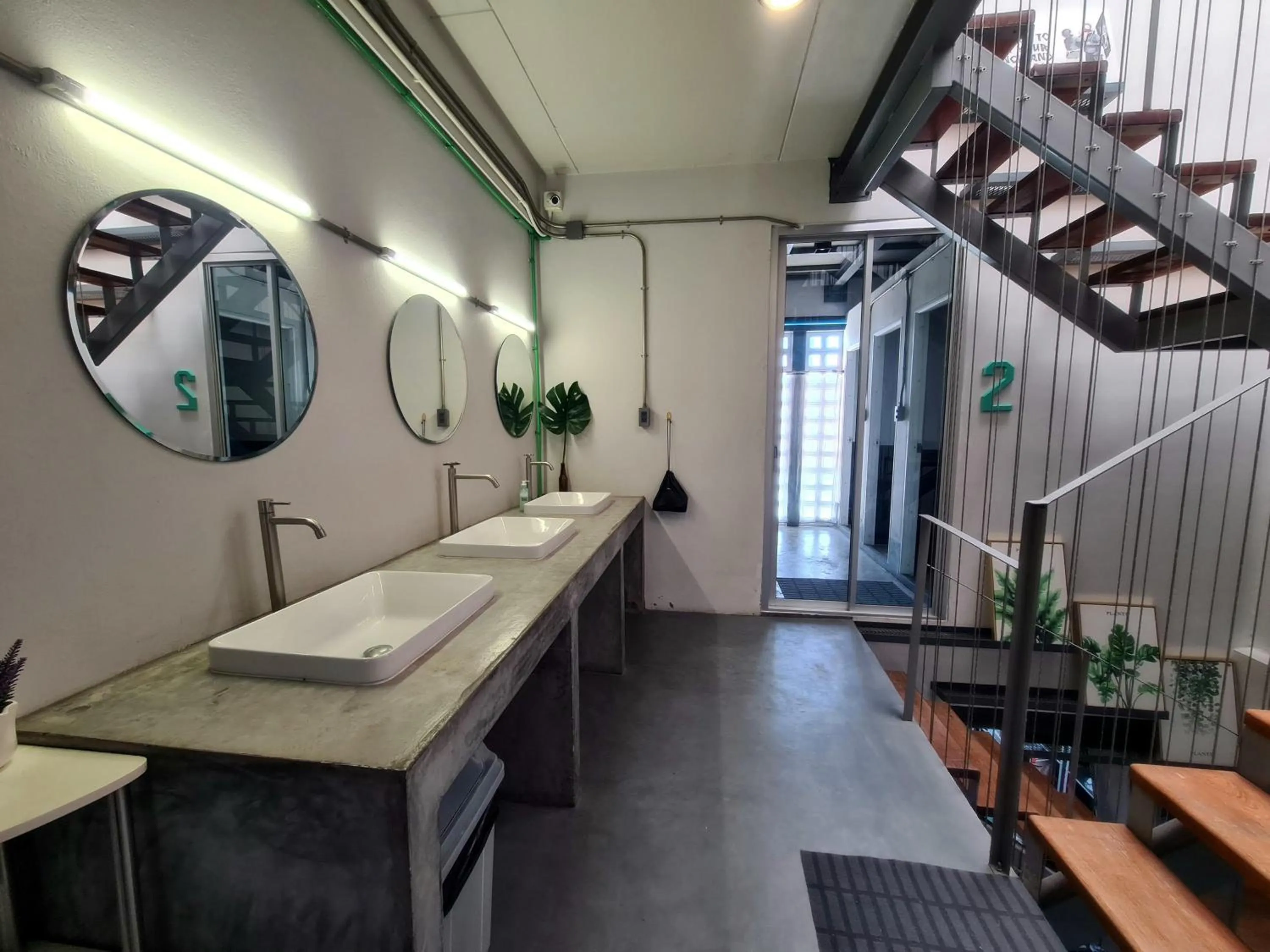 Hybrit hostel&cafe