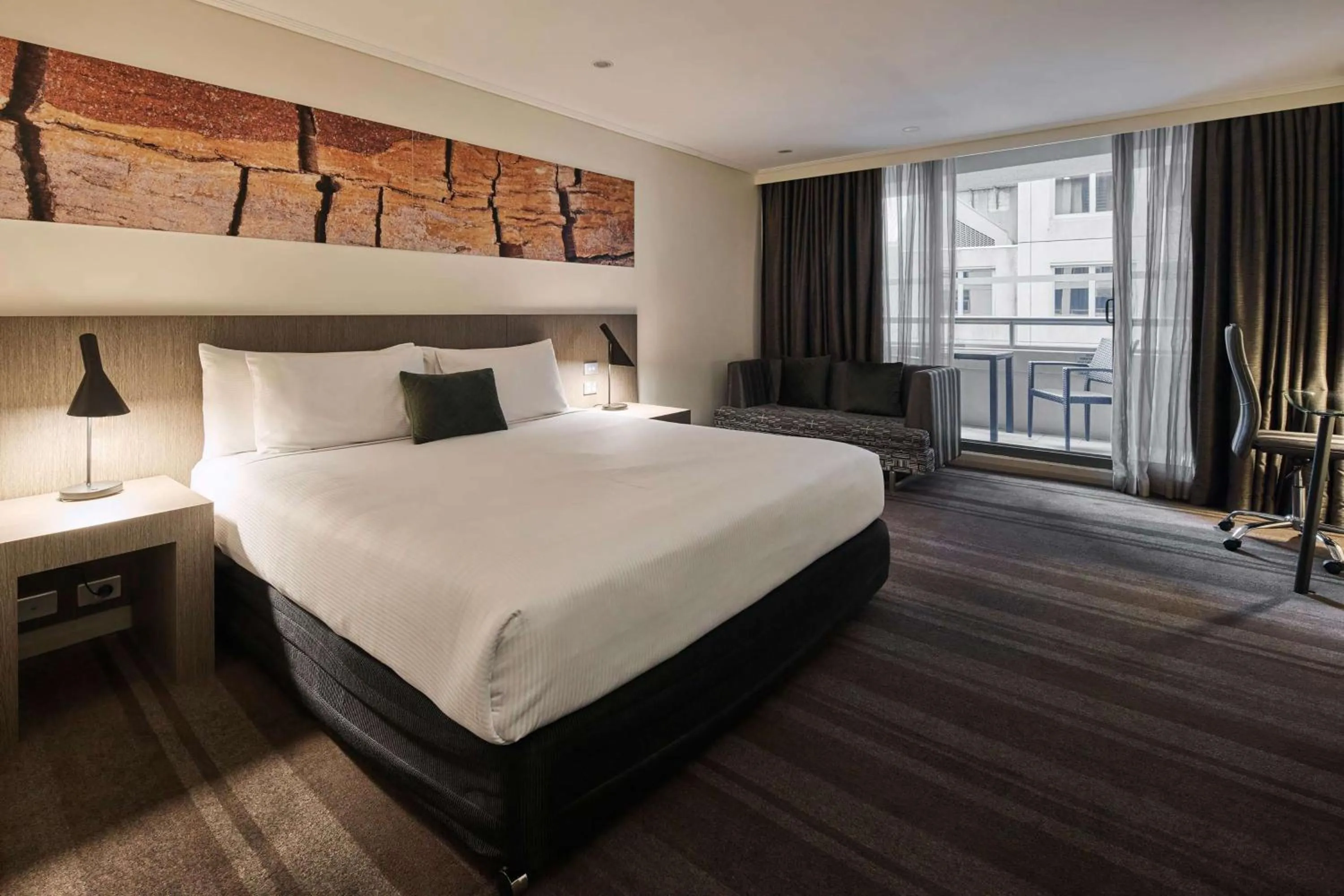 Bedroom, Bed in Rydges World Square