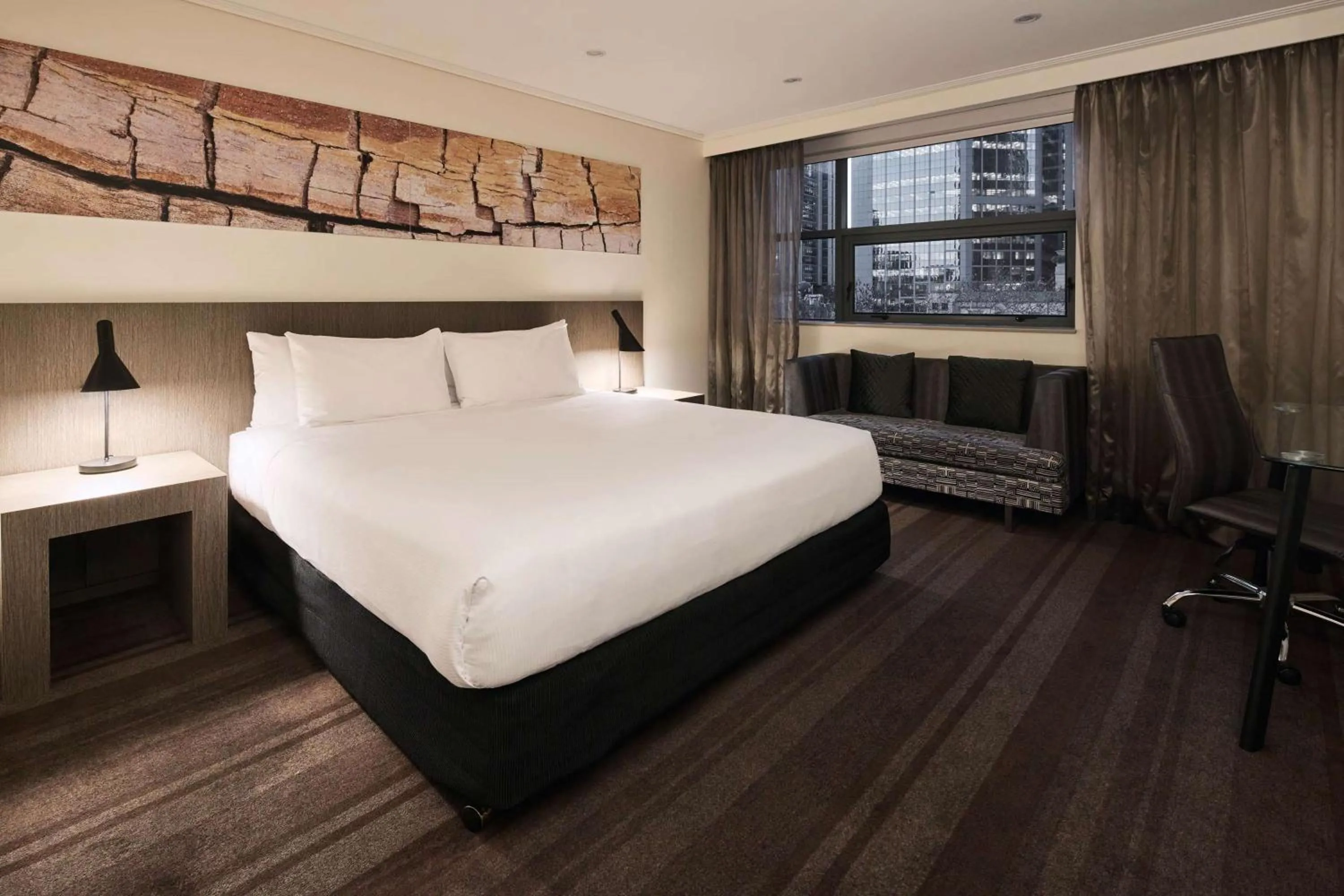 Bedroom, Bed in Rydges World Square