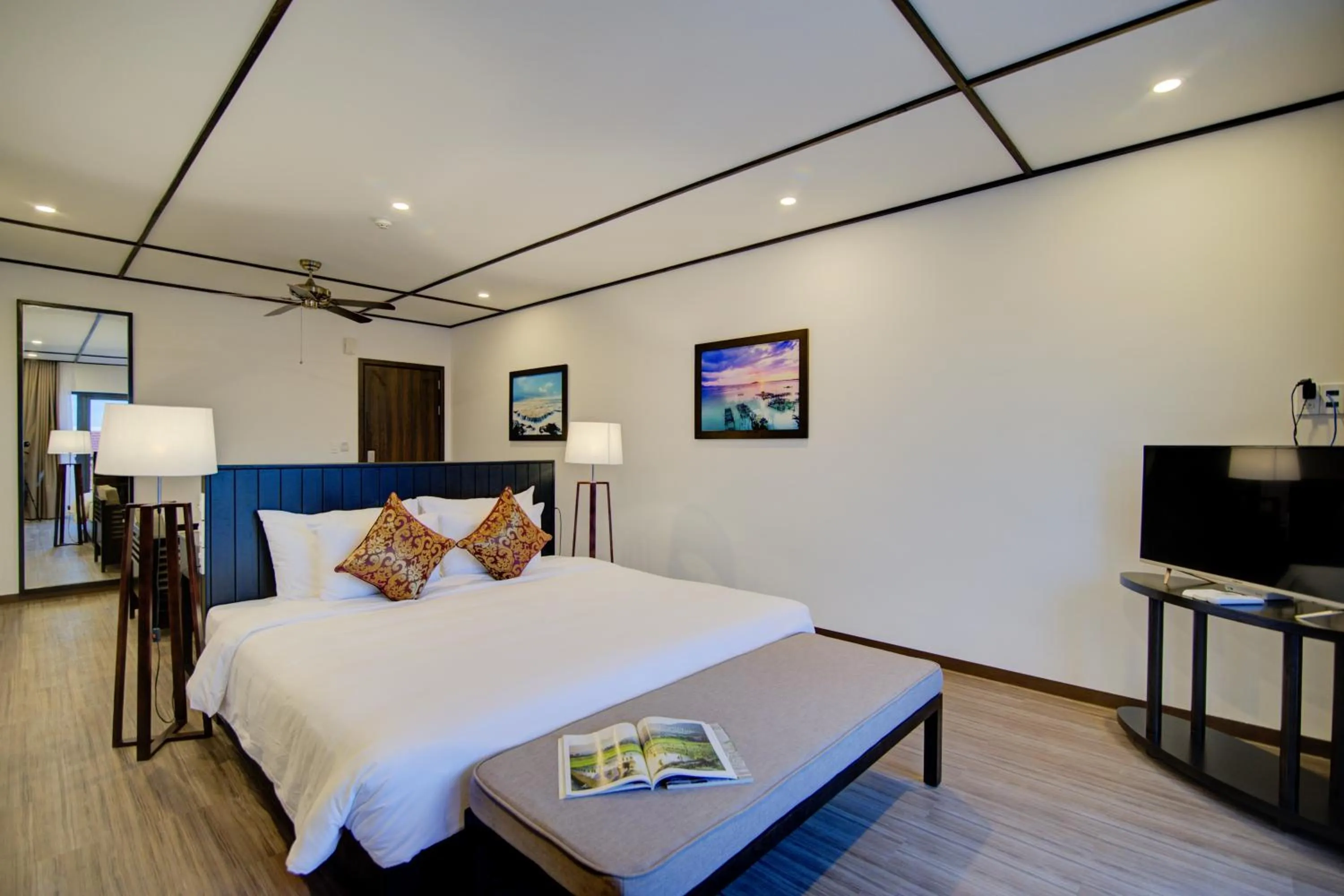 Property building, Bed in Golden Pearl Hoi An Hotel