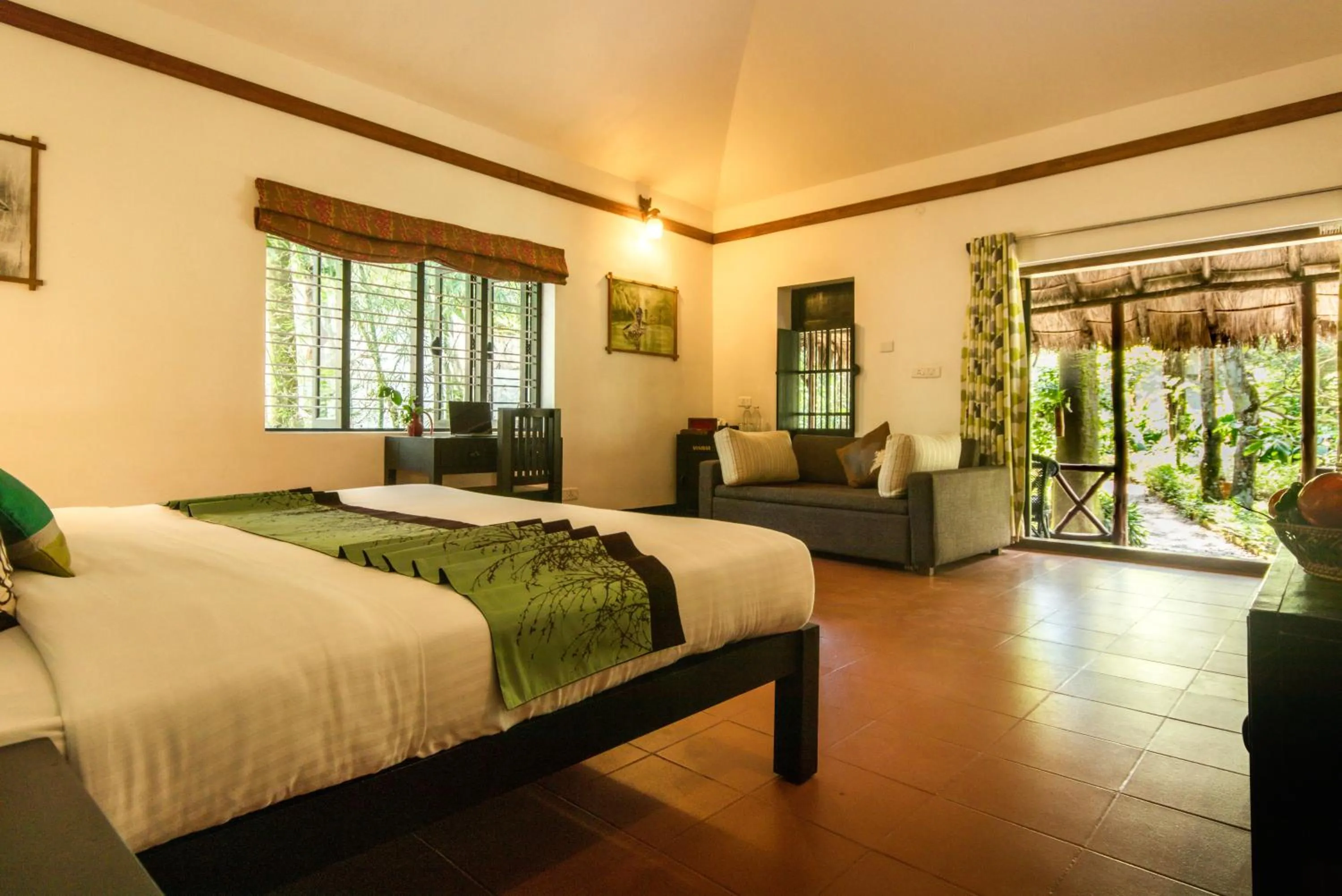Bed in Amritara Shalimar Spice Garden Resort & Spa