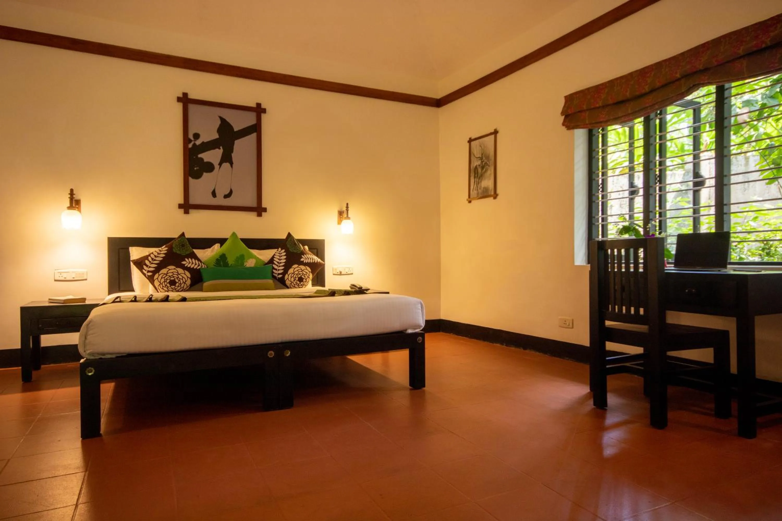Bed in Amritara Shalimar Spice Garden Resort & Spa
