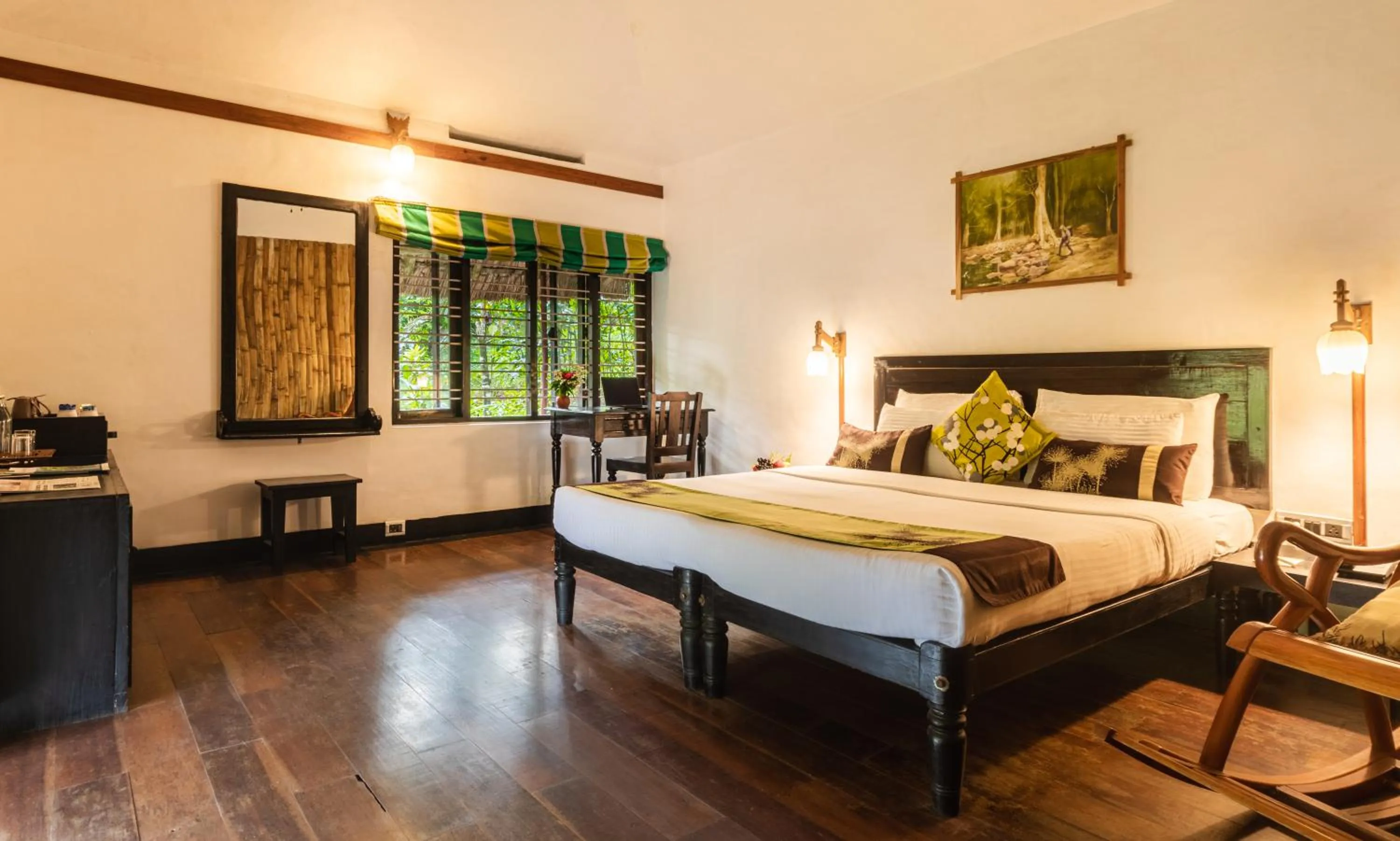 Bed in Amritara Shalimar Spice Garden Resort & Spa