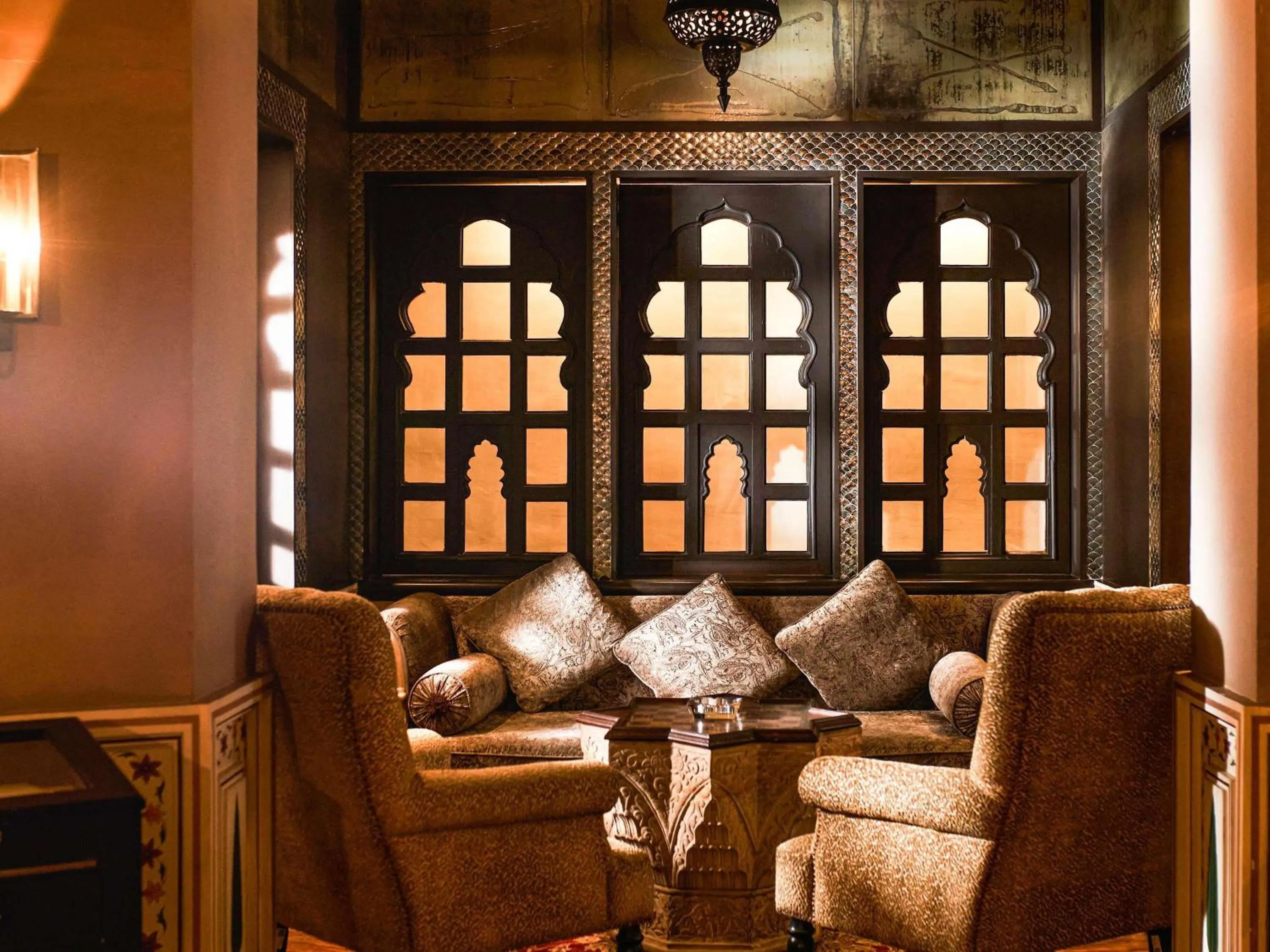 Lounge or bar in Fairmont Jaipur