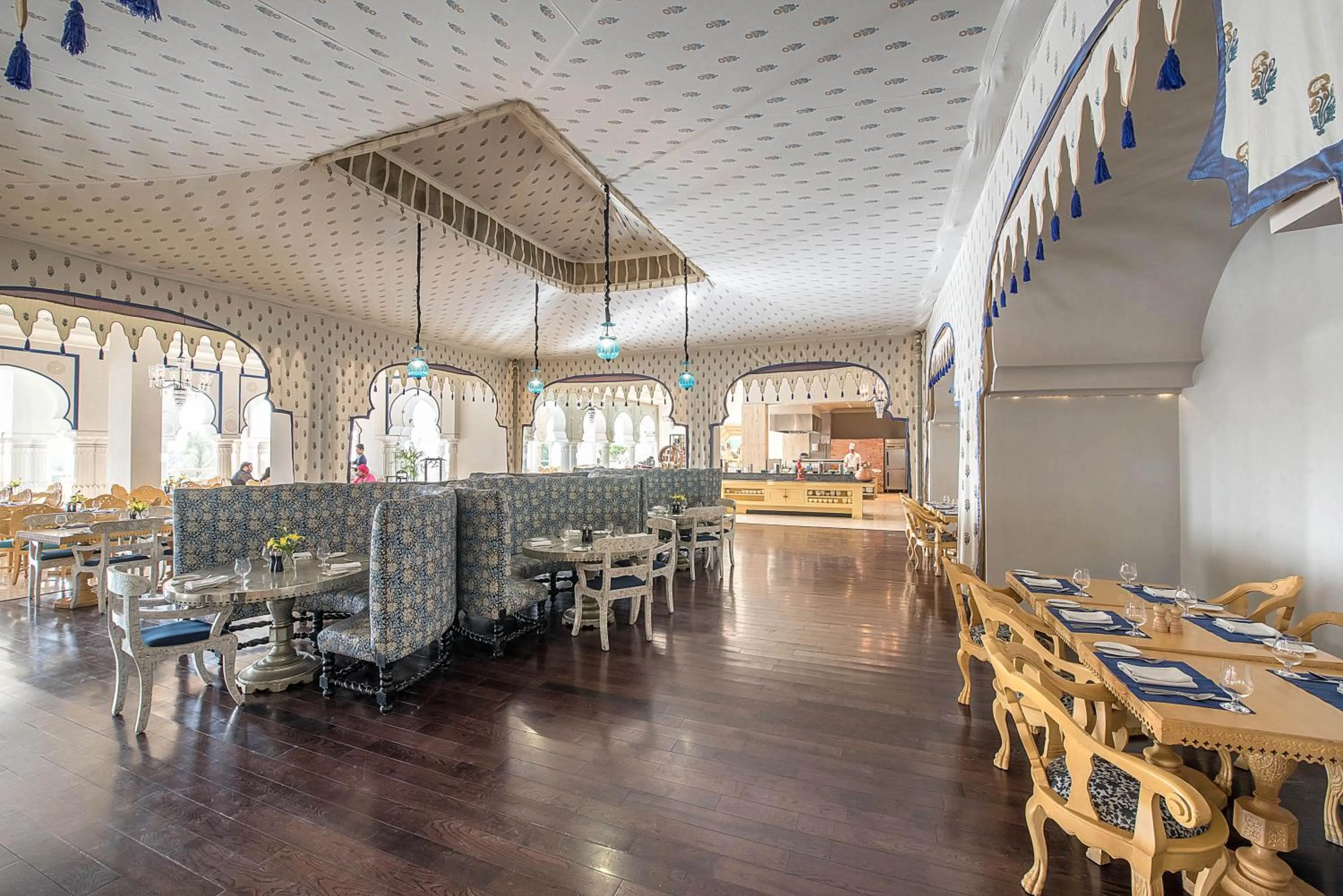 Restaurant/places to eat in Fairmont Jaipur