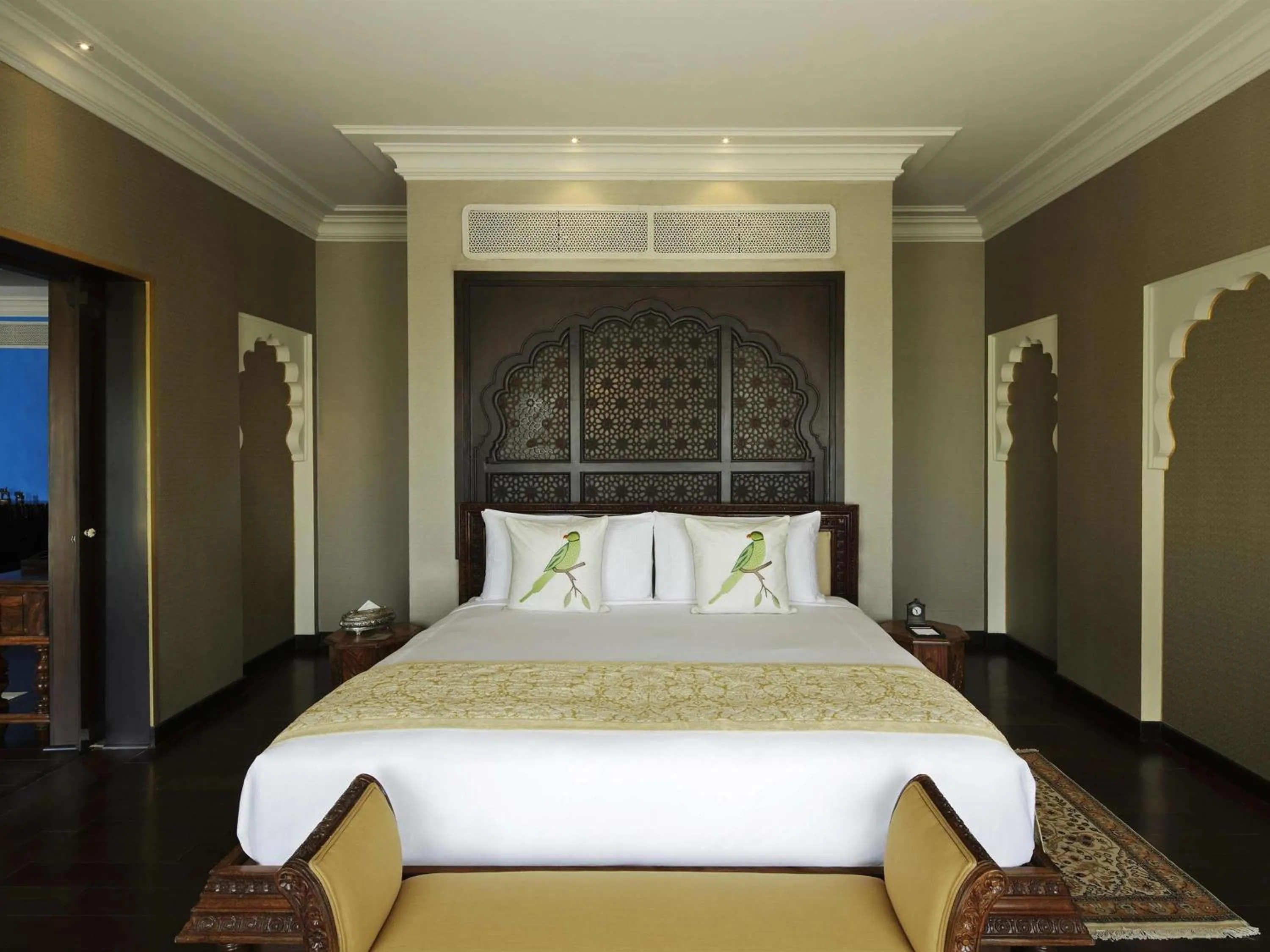 Bedroom, Bed in Fairmont Jaipur