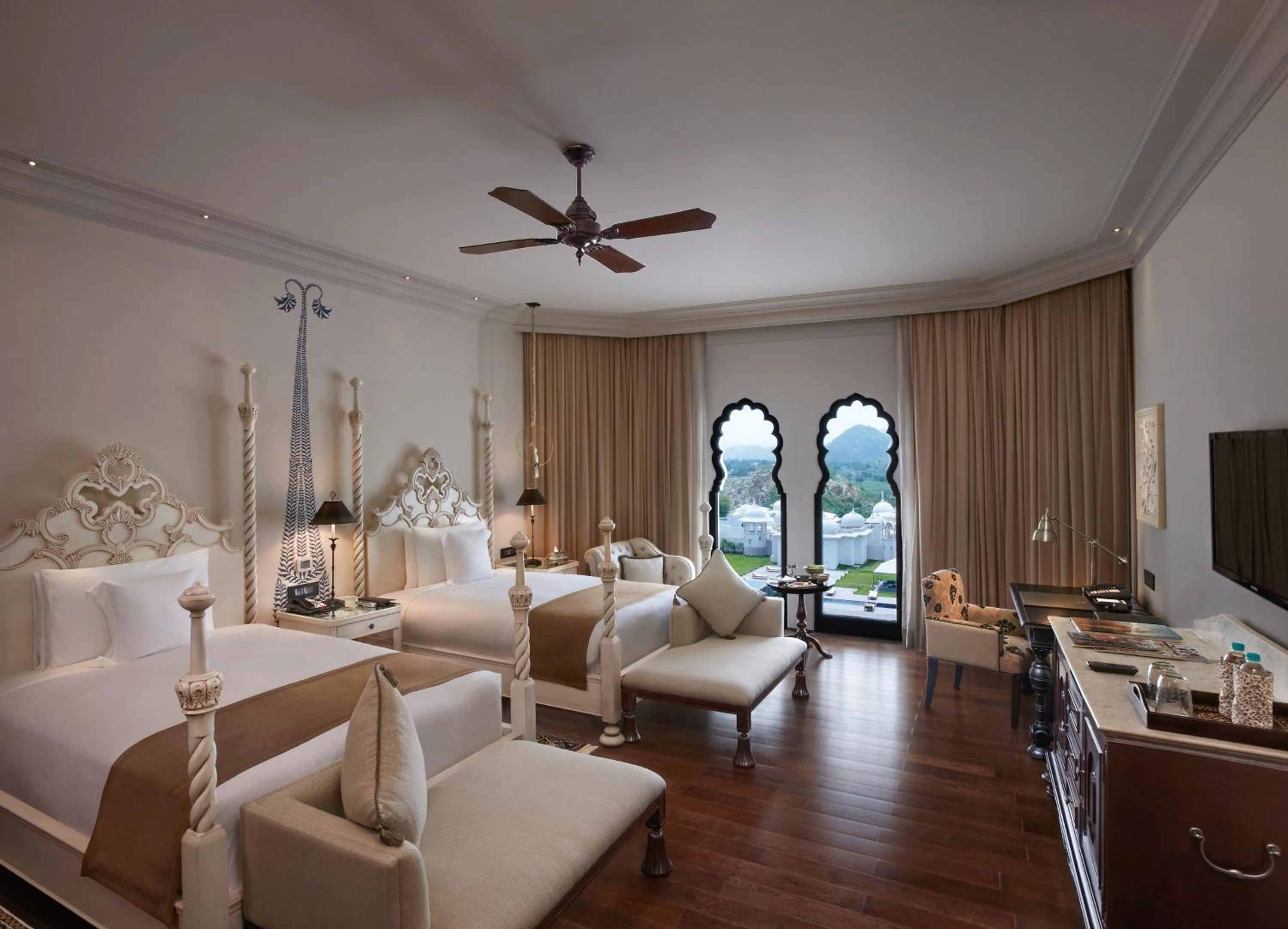 Bedroom in Fairmont Jaipur