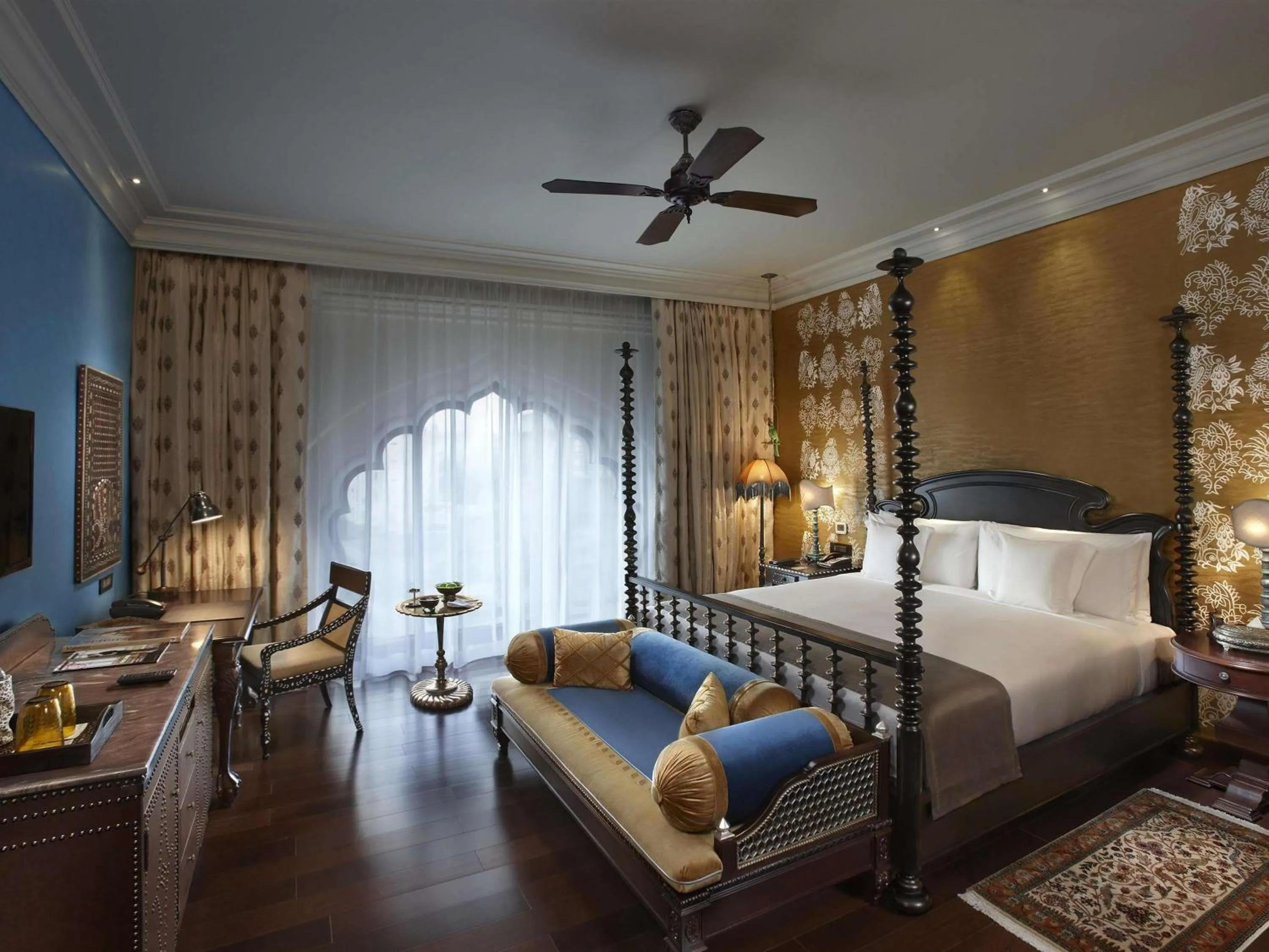 Bedroom, Bed in Fairmont Jaipur