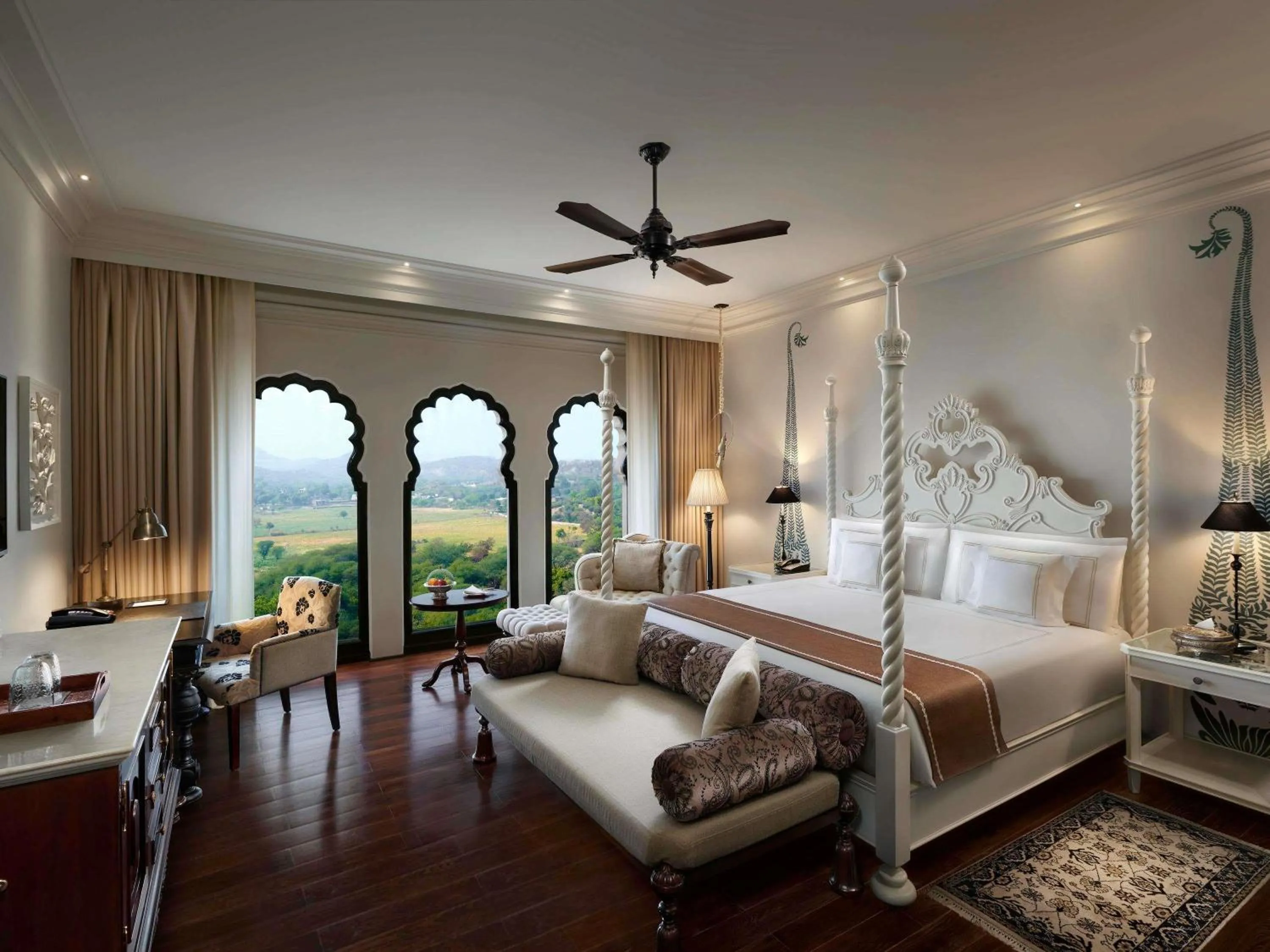 Bedroom, Bed in Fairmont Jaipur