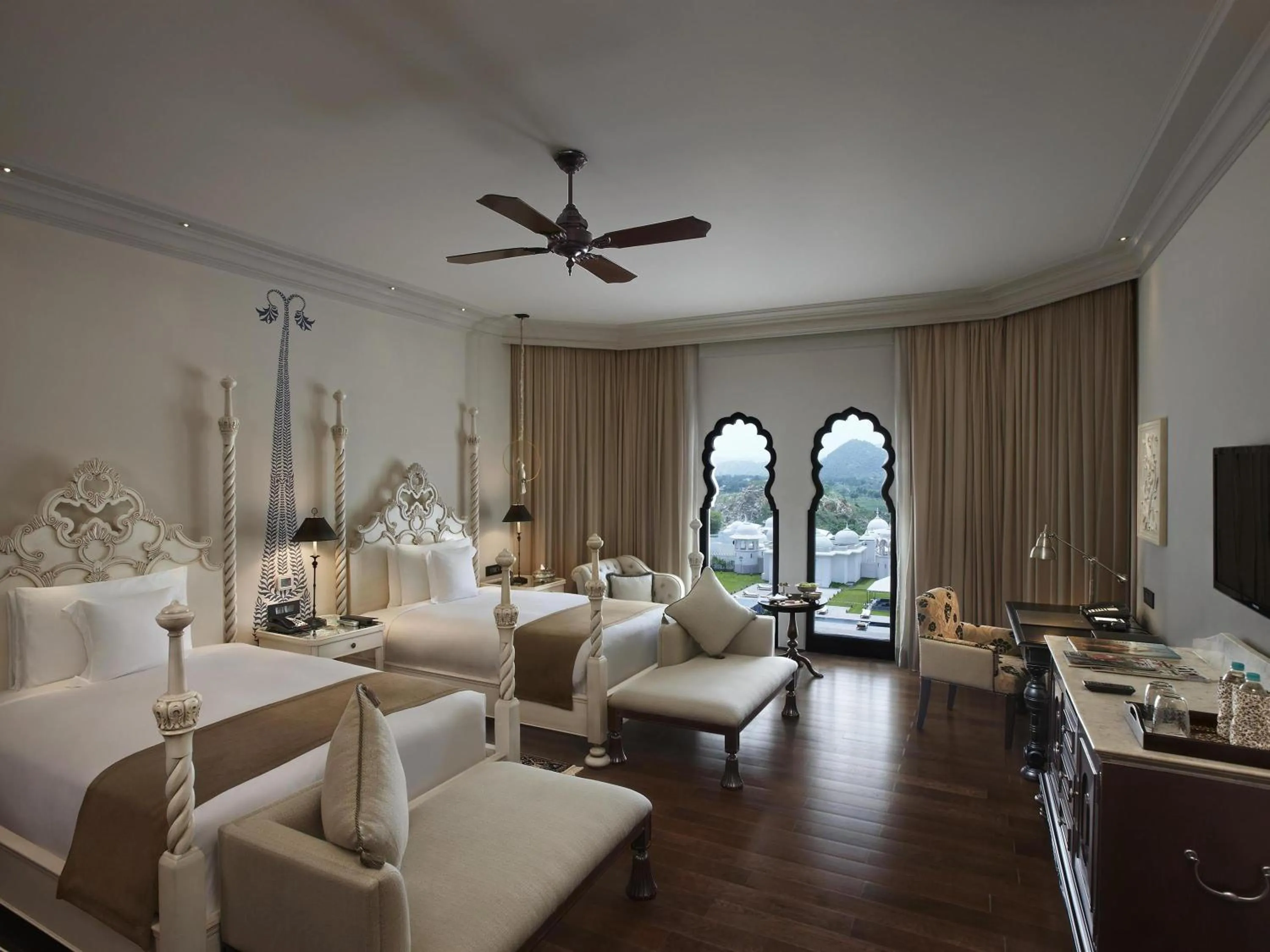 Bedroom in Fairmont Jaipur