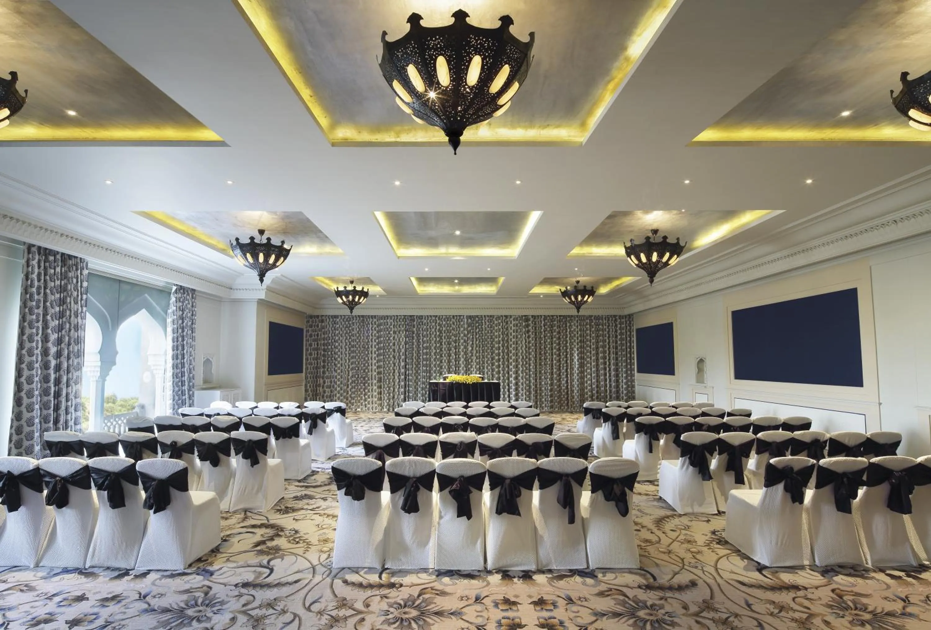 Business facilities in Fairmont Jaipur