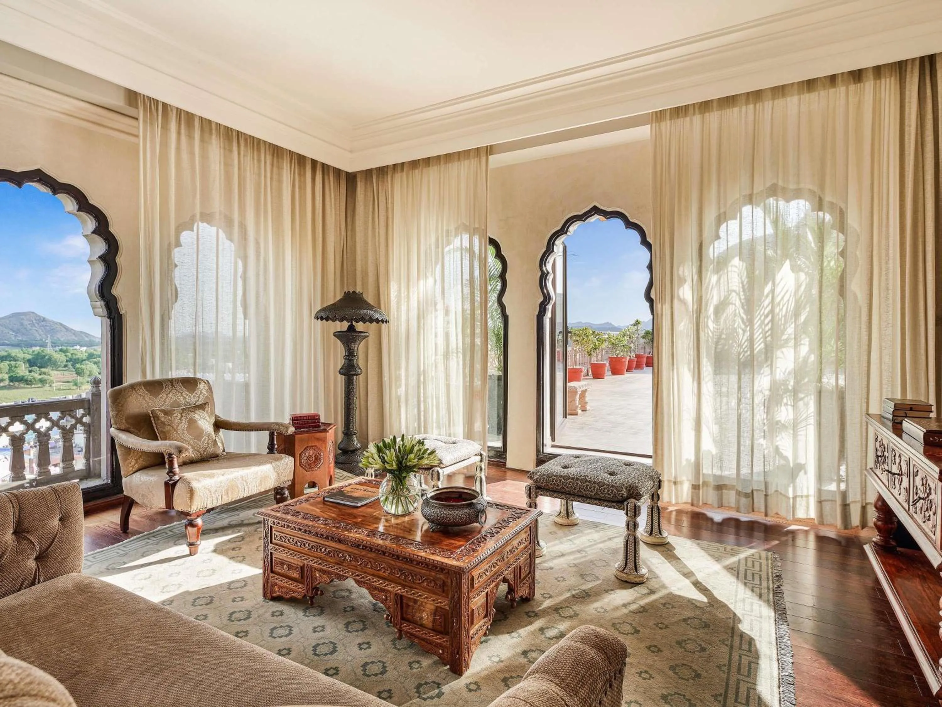 Bedroom in Fairmont Jaipur